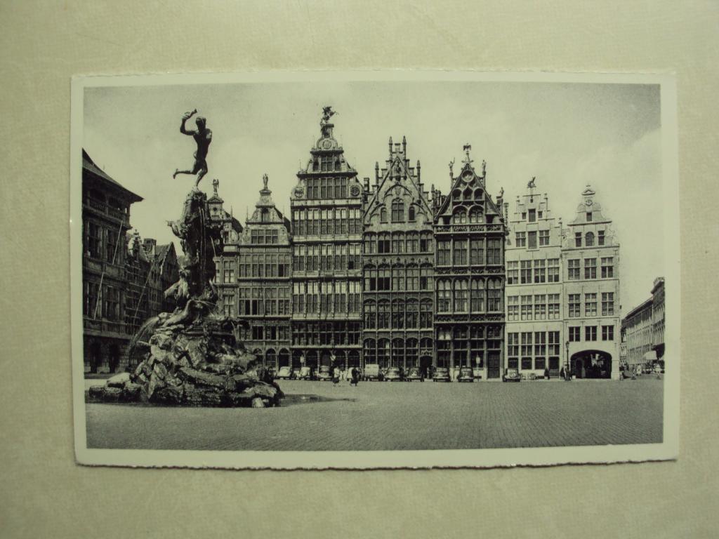 55141 - ANTWERPEN -GROTE MARKT  -STANDBEELD BRABO - 2 FOTO'S, Verzenden, Antwerpen