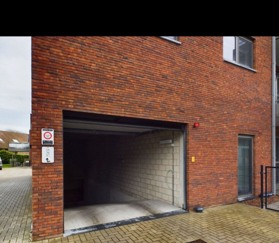 Garage met sectionaalpoort te koop kinrooi, Provincie Limburg
