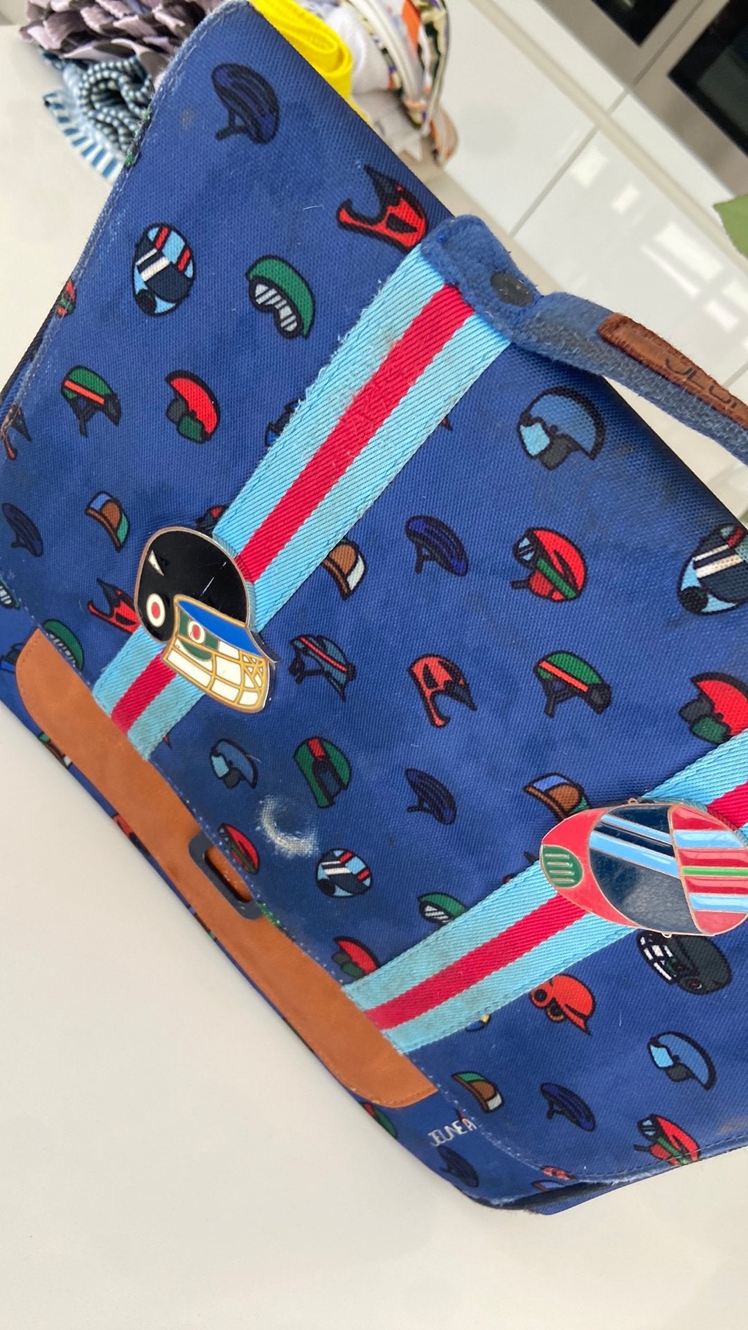 Cartable Jeune Premier, Enlèvement, Utilisé