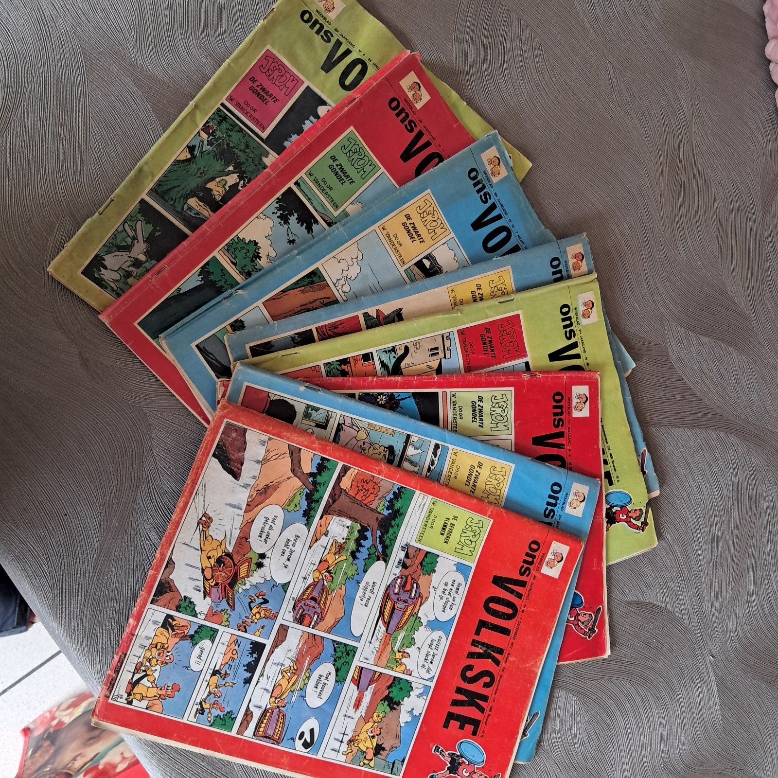 lot van 8 " ons Volkske " strips, Boeken, Ophalen of Verzenden, Gelezen