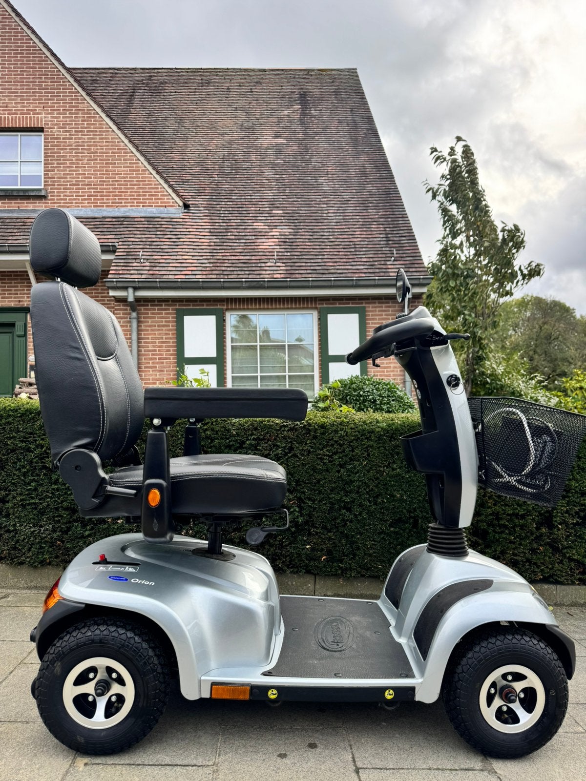 Invacare orion Scootmobiel Inc nieuw accu zo goed als nieuw, Ophalen of Verzenden, Inklapbaar, Zo goed als nieuw, Elektrische rolstoel