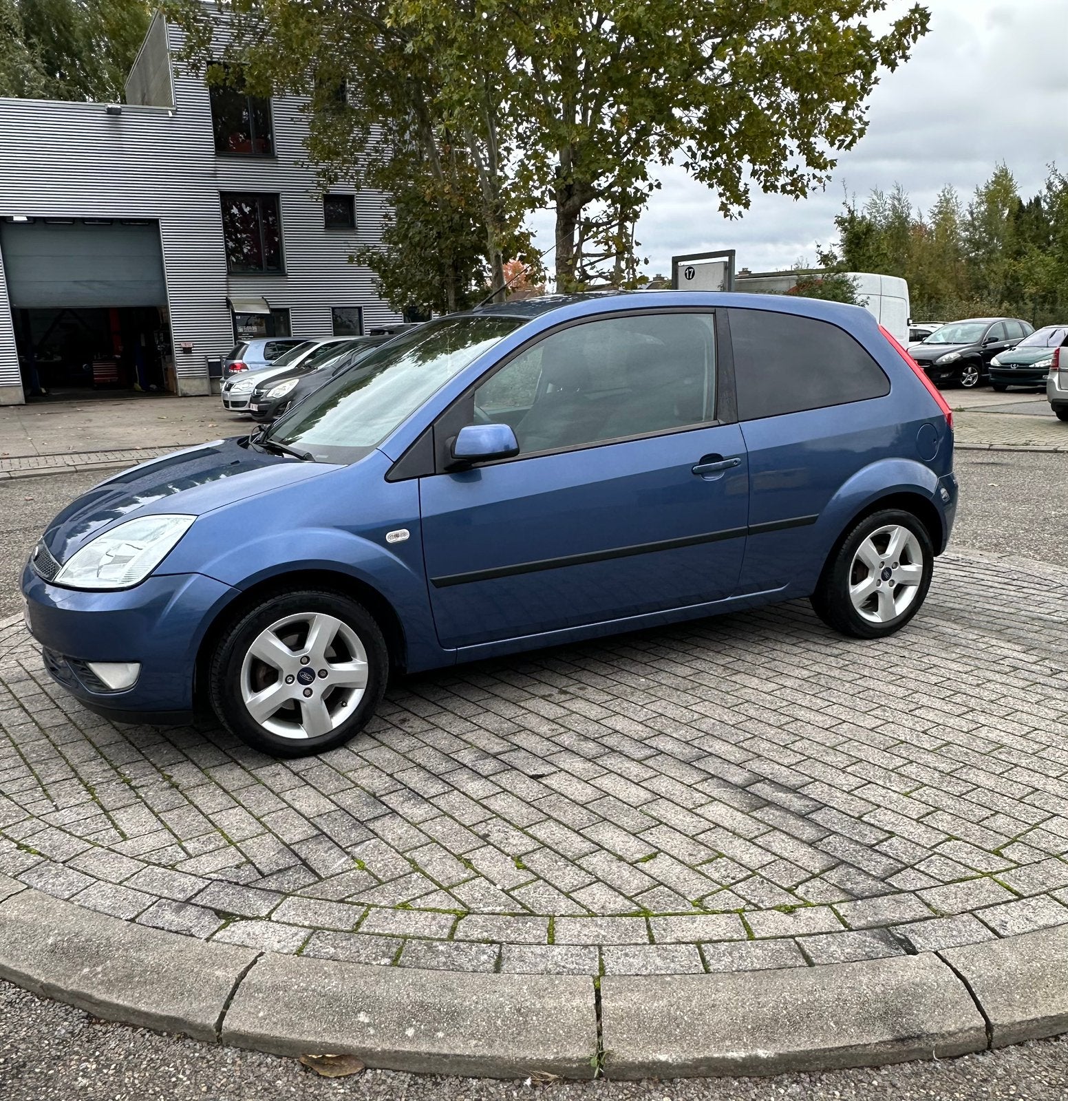 Ford Fiesta/Automaat/Benzine/112 000 km, Auto's, Automaat, Stof, Zwart, Blauw