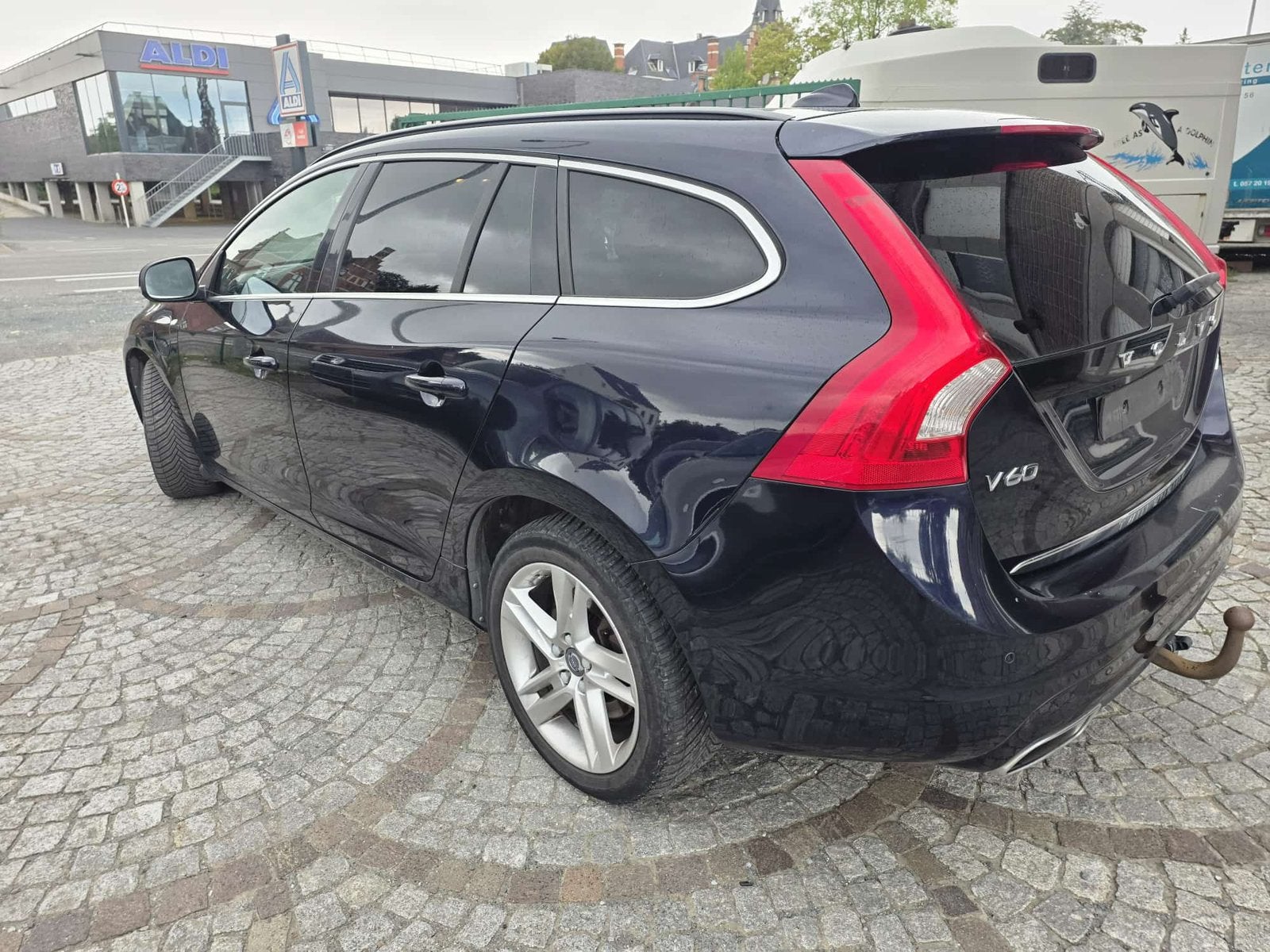 Volvo v60 D5 2.4 diesel diesel hybride, Auto's, https://public.car-pass.be/vhr/95e7e7bb-24f4-4259-8e39-37c464be6388, Euro 6, Diesel