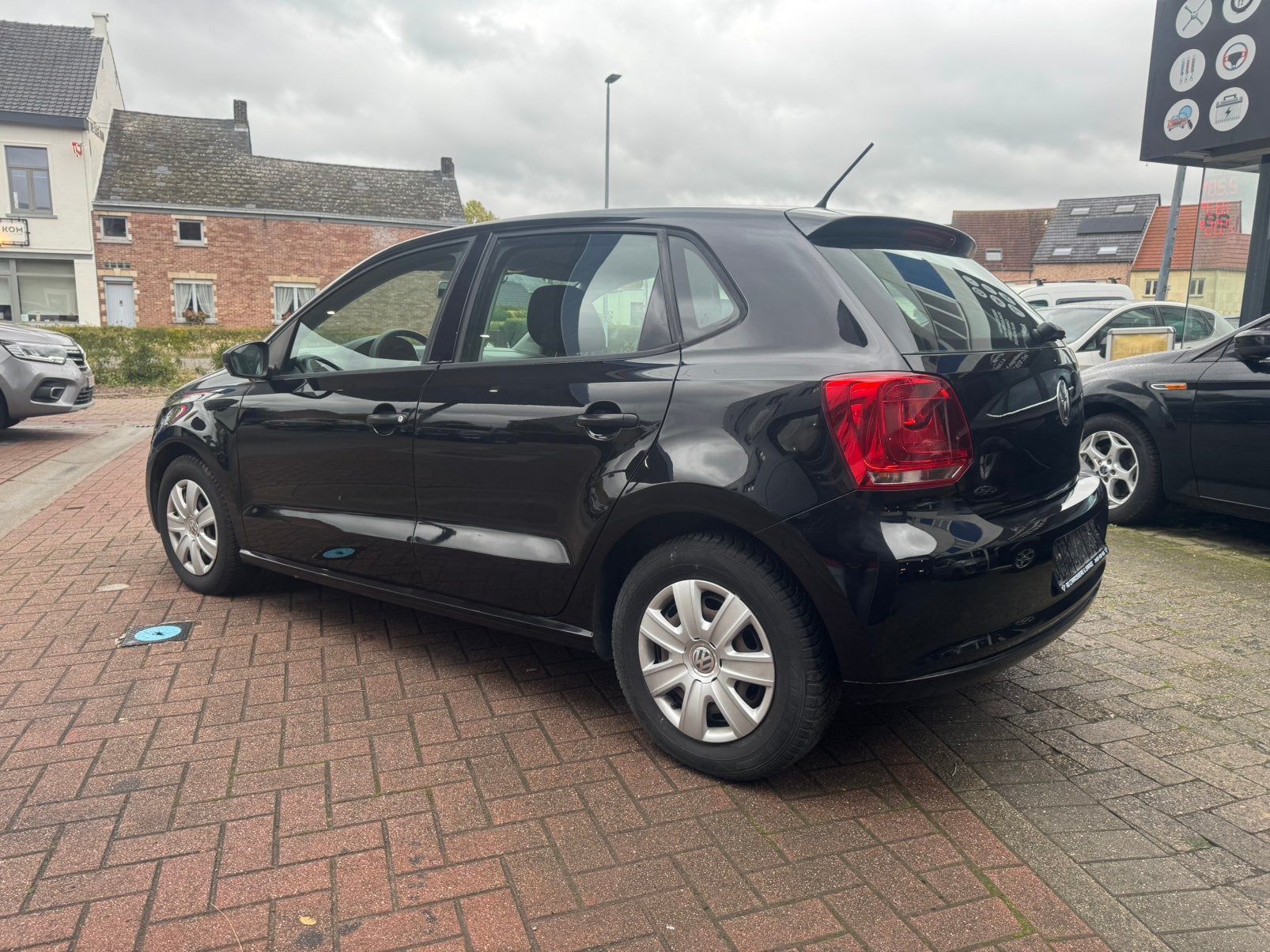 Volkswagen Polo 1.2 - BENZINE - AIRCO - 121.000km - 2011, Auto's, Euro 5, Stof, https://public.car-pass.be/vhr/aa6de002-8494-47fc-aa4f-0c8fadb0bfd0