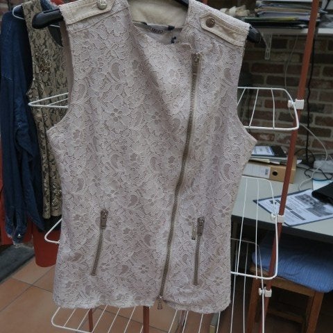 Kanten bikervestje nieuw off-white Liu Jo Jeans mt 38, Maat 38/40 (M), Overige kleuren, Nieuw, Ophalen of Verzenden