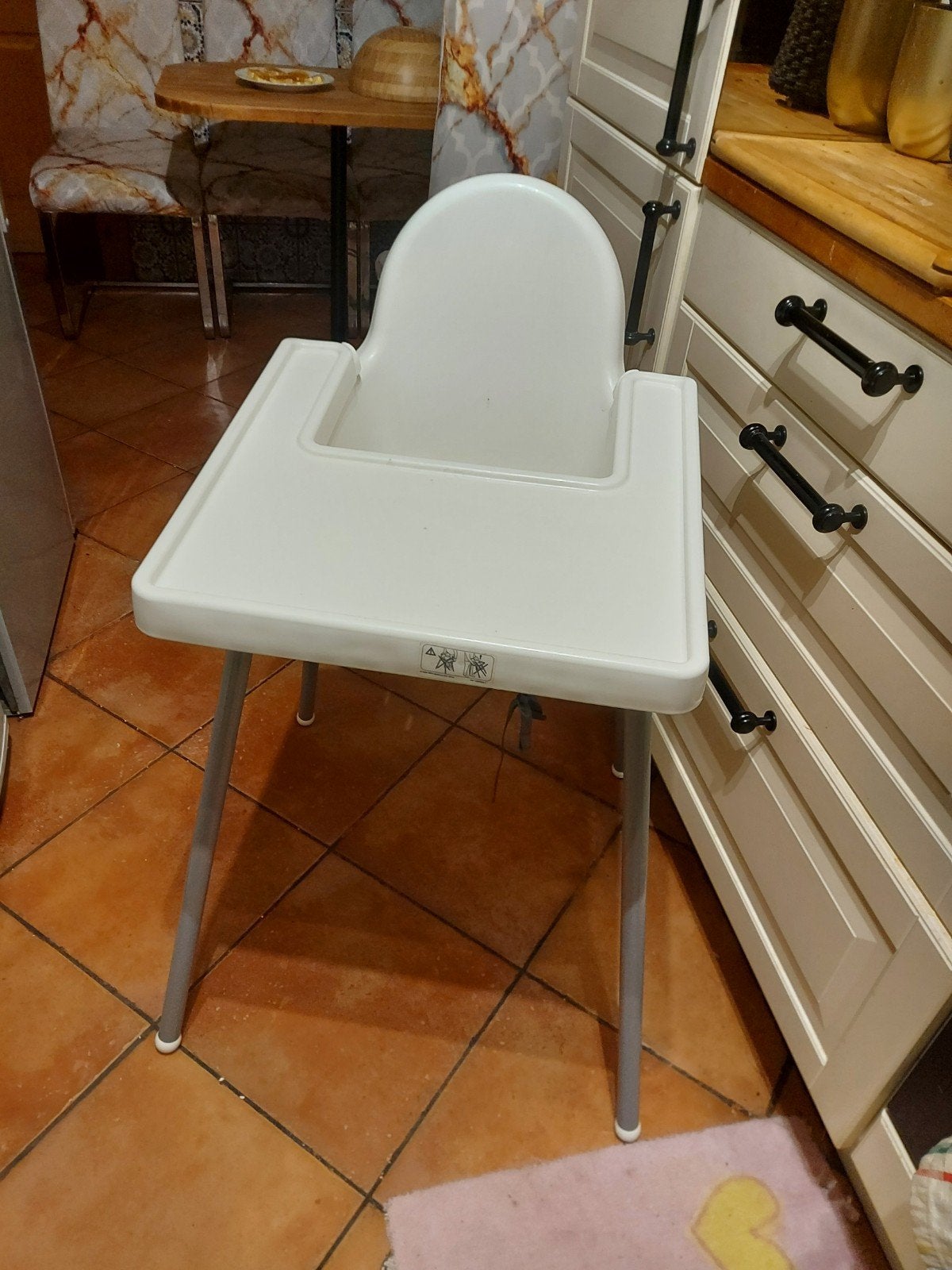 chaise haute IKIA pour bébé, Ophalen