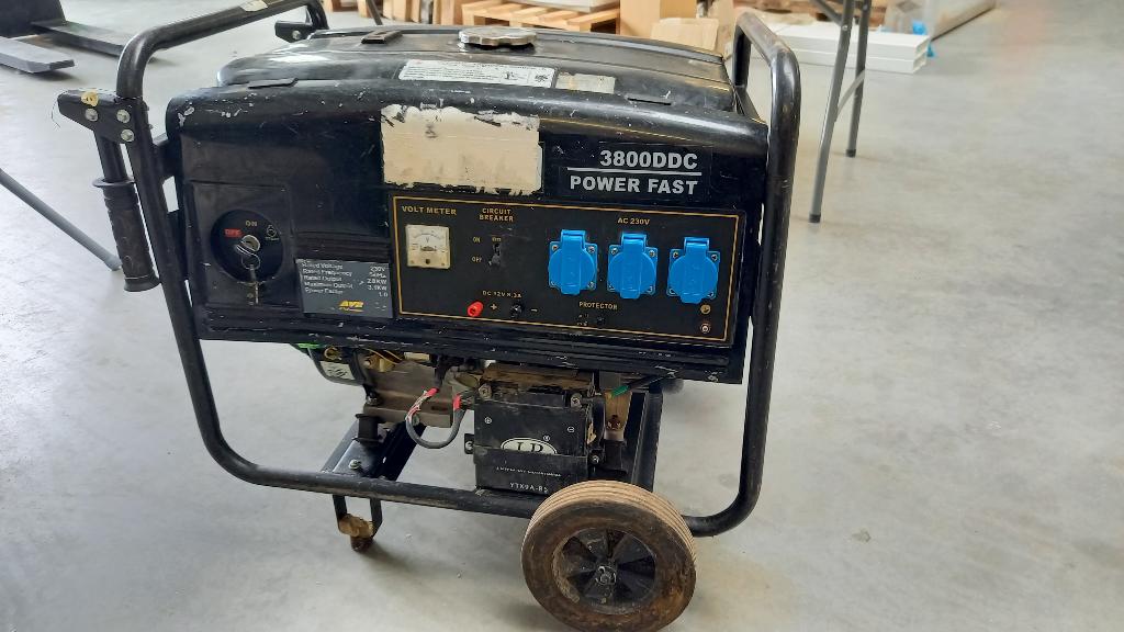 AVR Generator Inverter - 3100 watt, Ophalen, Gebruikt, Elektrisch startend, Benzine