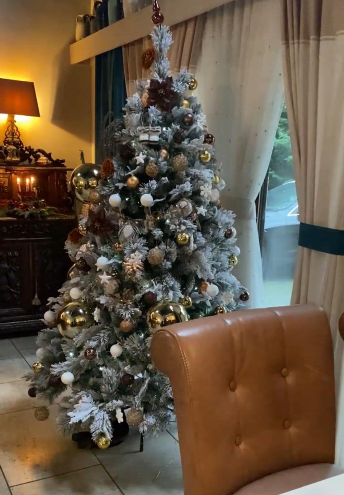 Te koop: Luxe kerstboom van 2 meter, Maison & Meubles, Accessoires pour la Maison | Plantes & Fleurs artificielles, Enlèvement