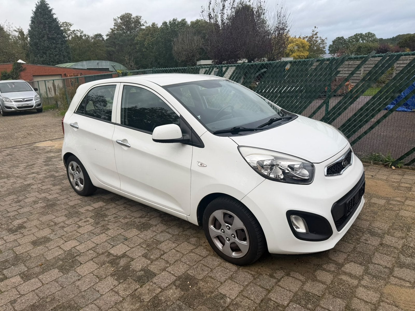 Kia Rio 1.0 benzine 2015 euro5 165.000km met keuring airco, Autos, Euro 5, Achat, Boîte manuelle, Noir