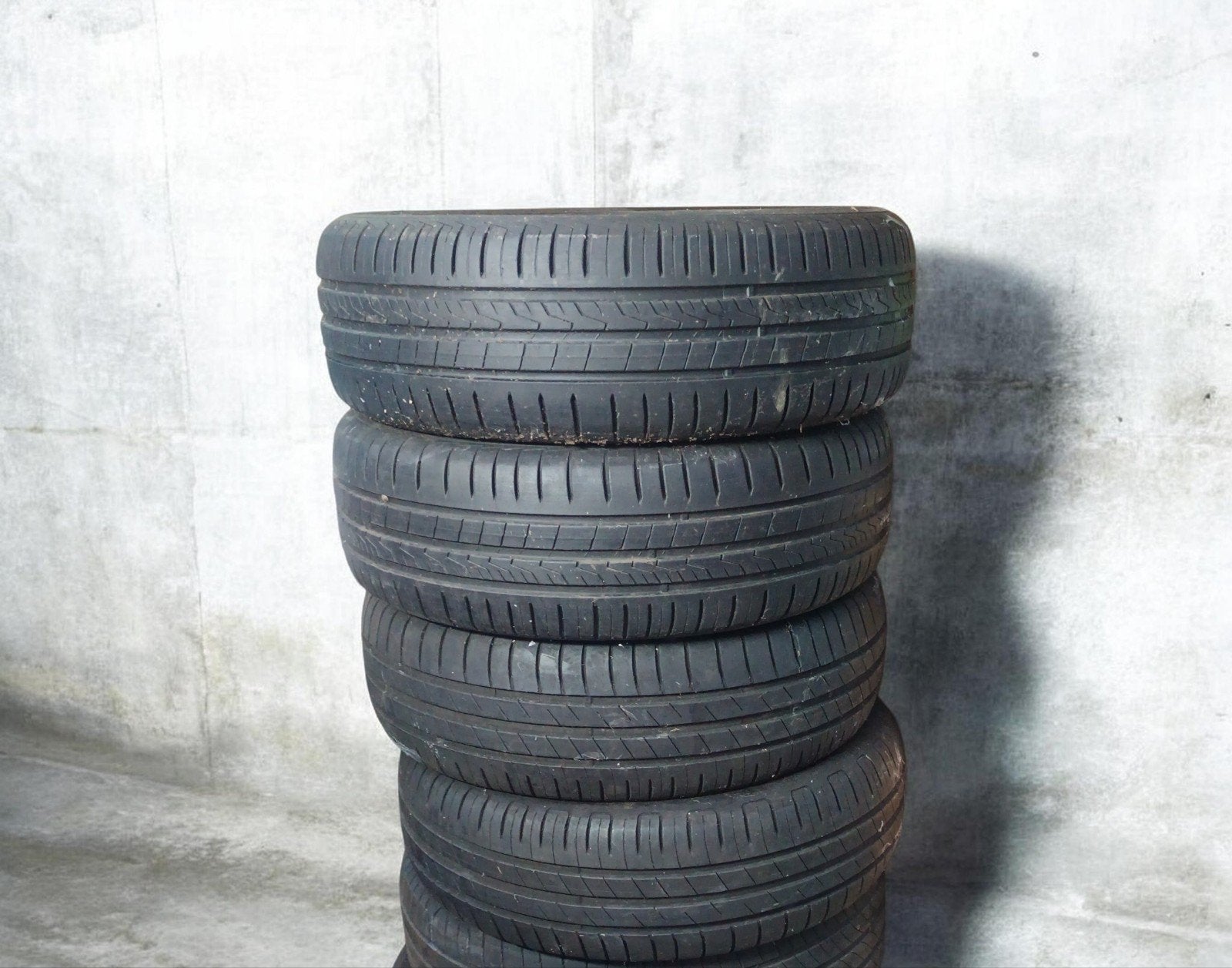 Les 2 pneus Hankook et 2 pneus de Good Year, Autos : Pièces & Accessoires, Enlèvement, Pneu(s)