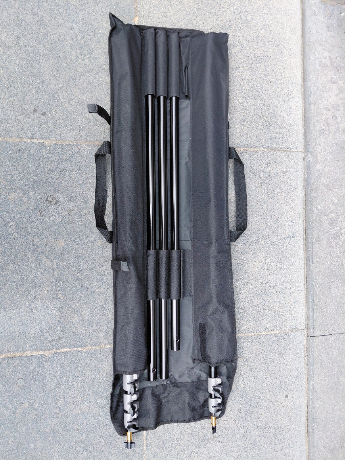 Système de support de toile de fond Tristar — 2 trépieds + c, Enlèvement