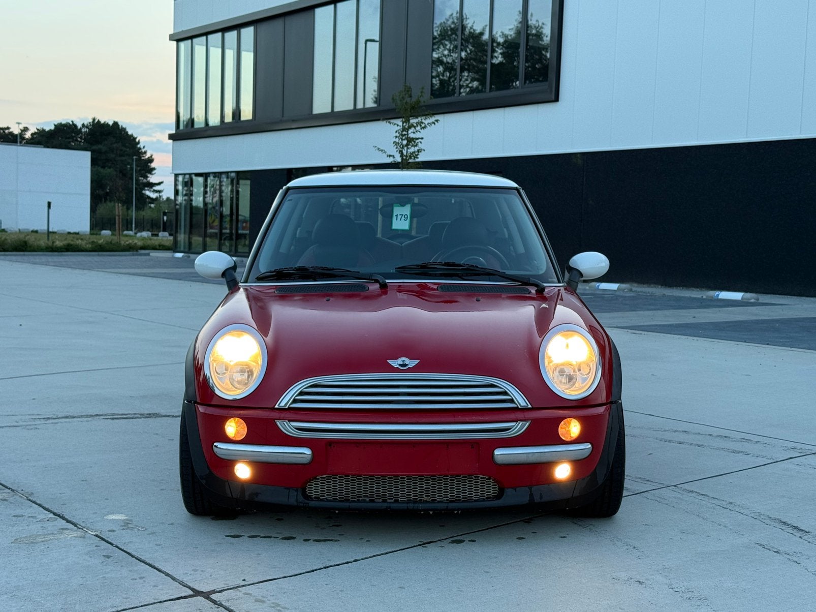 Mini Cooper - 1.6 Benzine - Gekeurd vvk, Auto's, Voorwielaandrijving, Electronic Stability Program (ESP), Leder, Handgeschakeld