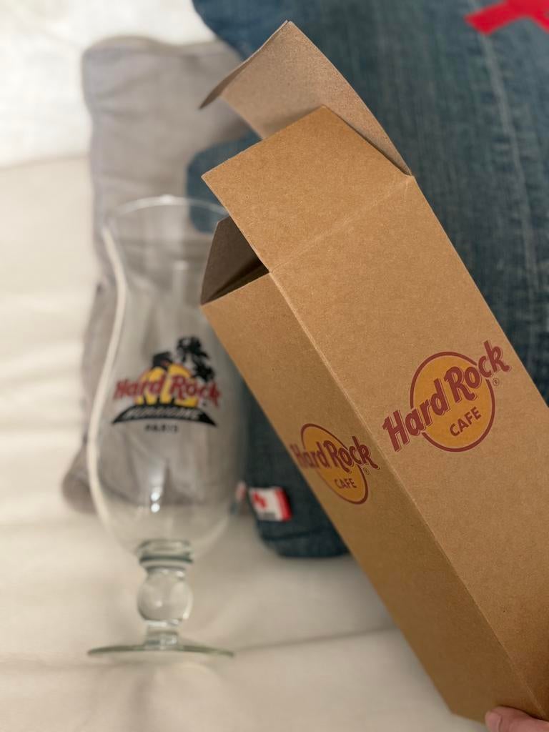 2 cocktail-glazen in originele verpakking van Hard Rock Café, Glas of Glazen, Ophalen of Verzenden, Overige stijlen, Glas