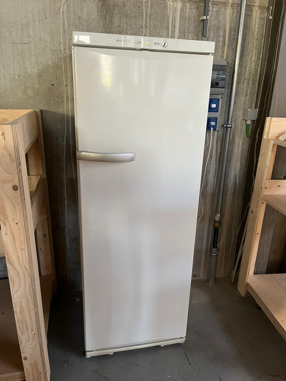 Vrijstaande diepvrieskast Miele, Enlèvement, Utilisé, 60 cm ou plus, 160 cm ou plus