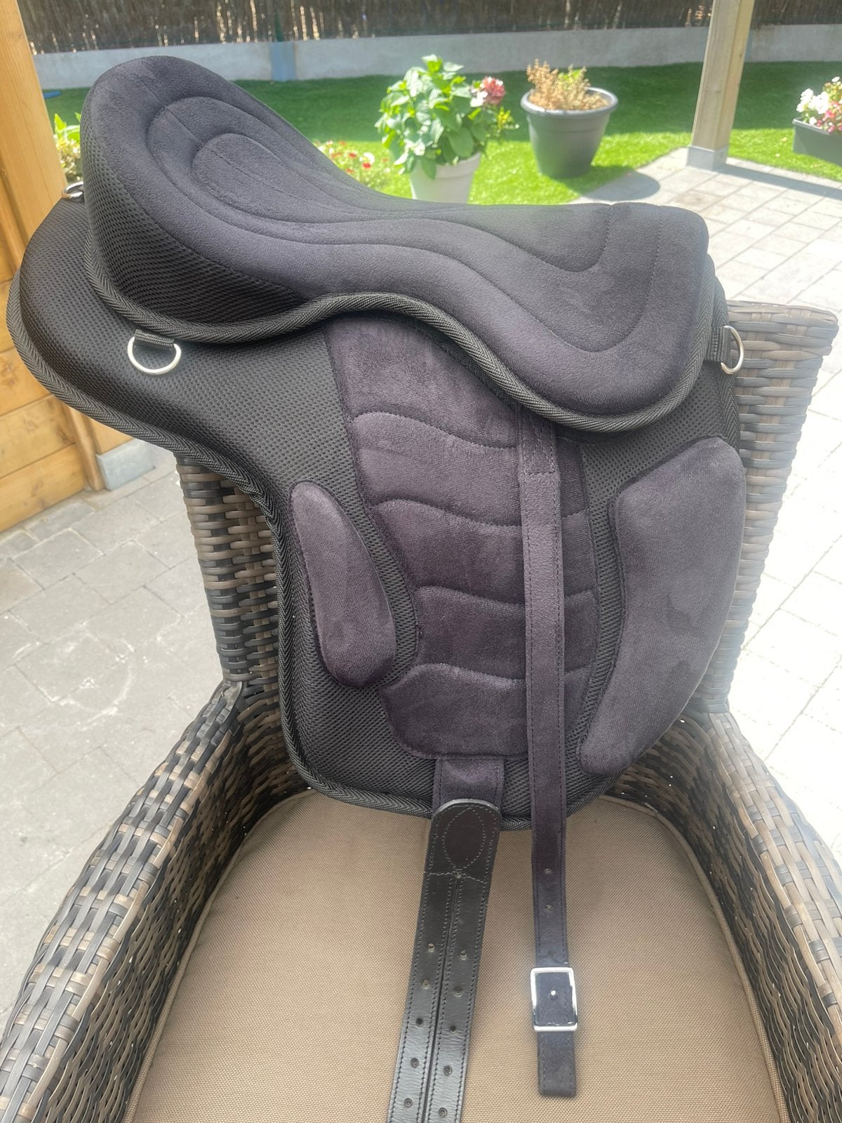 ‼️NIEUW‼️ HKM Boomloos zadel 17 inch, Animaux & Accessoires, Chevaux & Poneys | Selles, Autres tailles d'arçon, Enlèvement ou Envoi