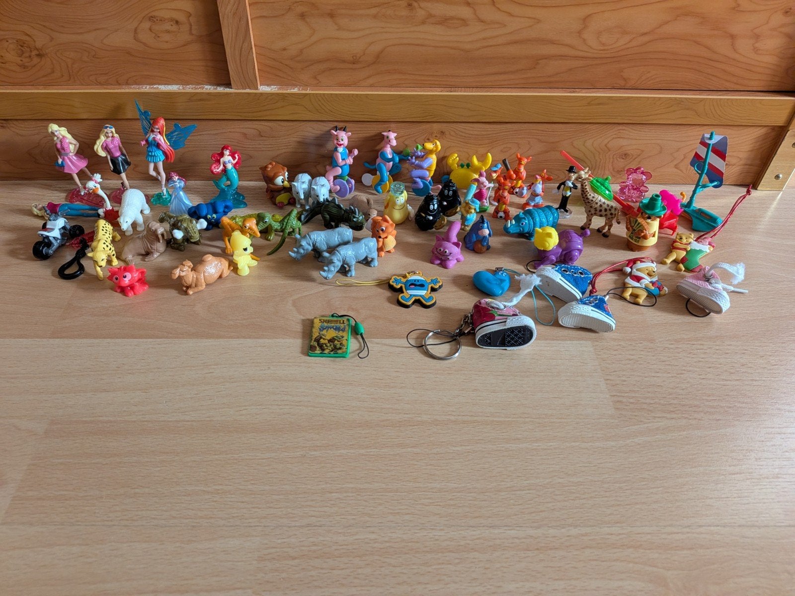 52 kinder suprise speelgoedjes + 9 sleutelhangers, Enlèvement ou Envoi