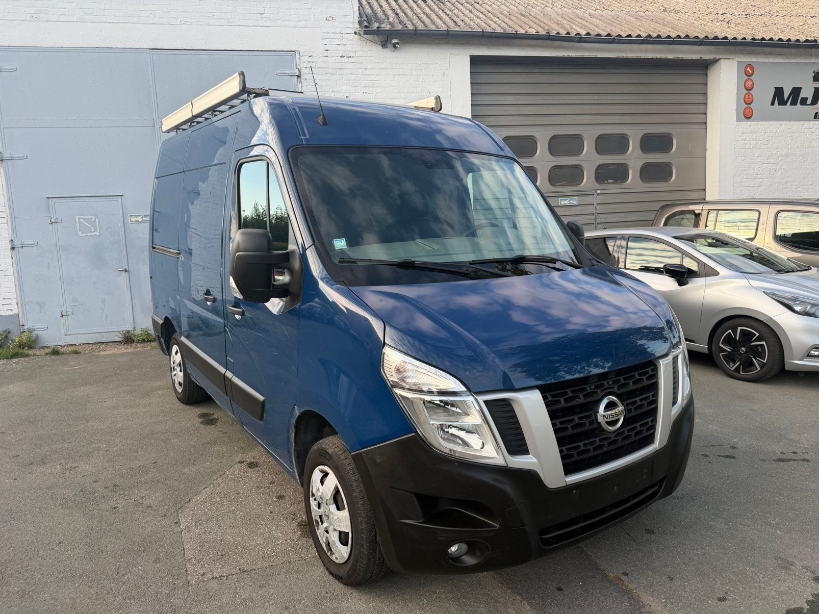 Nissan NV400 2.3 dCi L1H2 Airco/Navi/camera, Auto's, Dealer onderhouden, 4 cilinders, Blauw, NV400