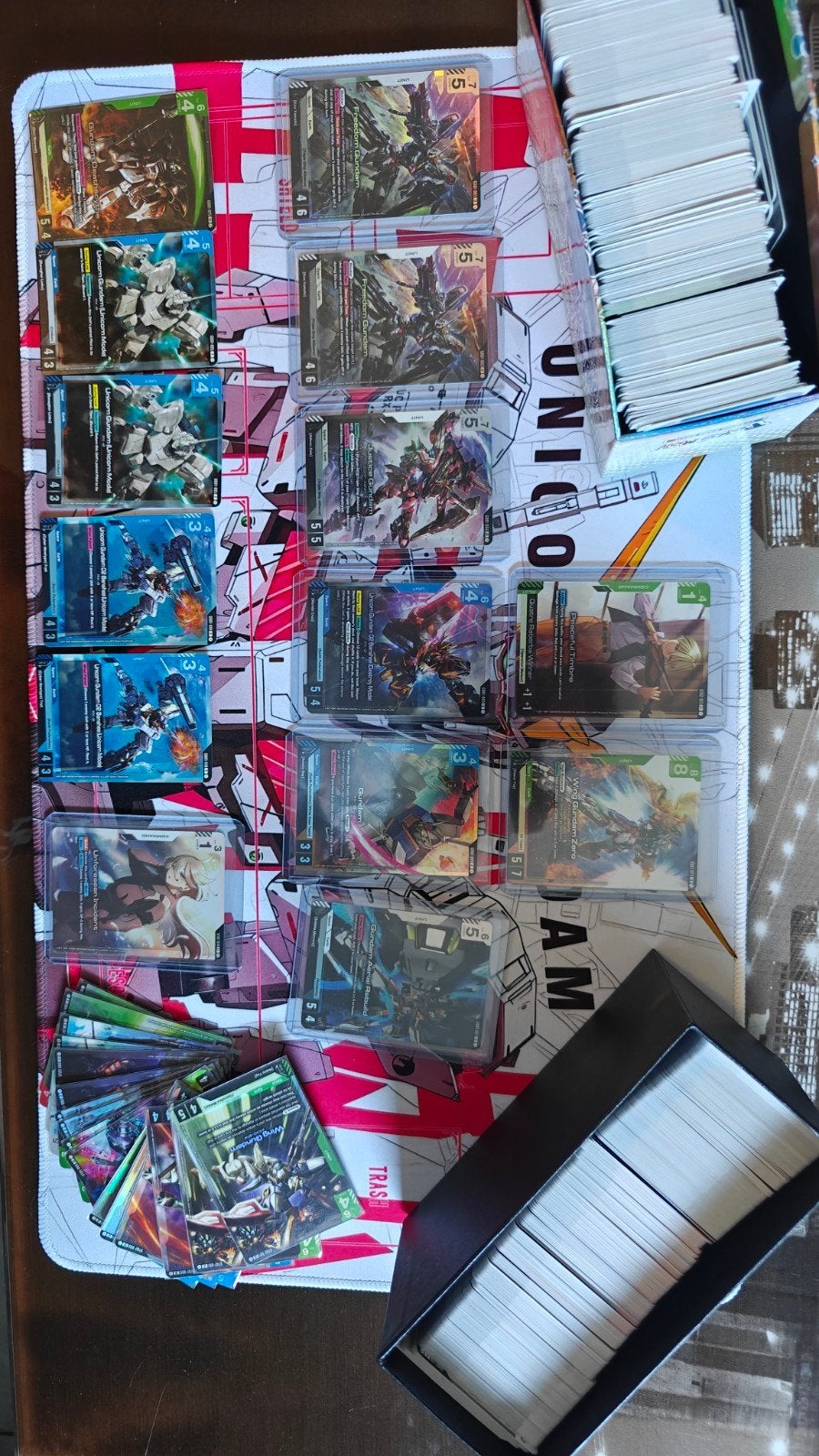 gundam card game gd01 + 4 starter decks+ 2 playmats, Enlèvement