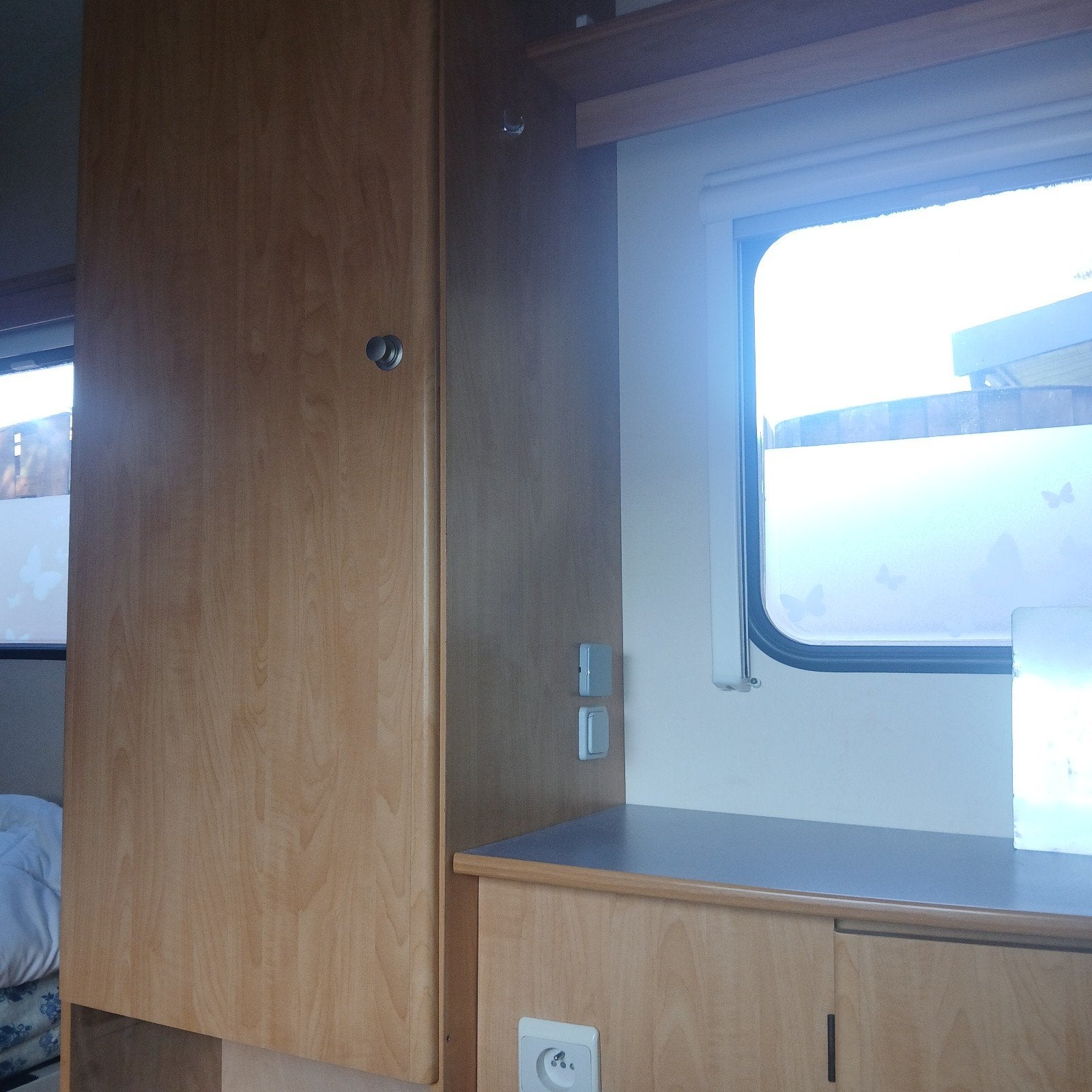 trek caravan, Caravans en Kamperen, Dwarsbed, Particulier, 500 - 750 kg, Fietsenrek