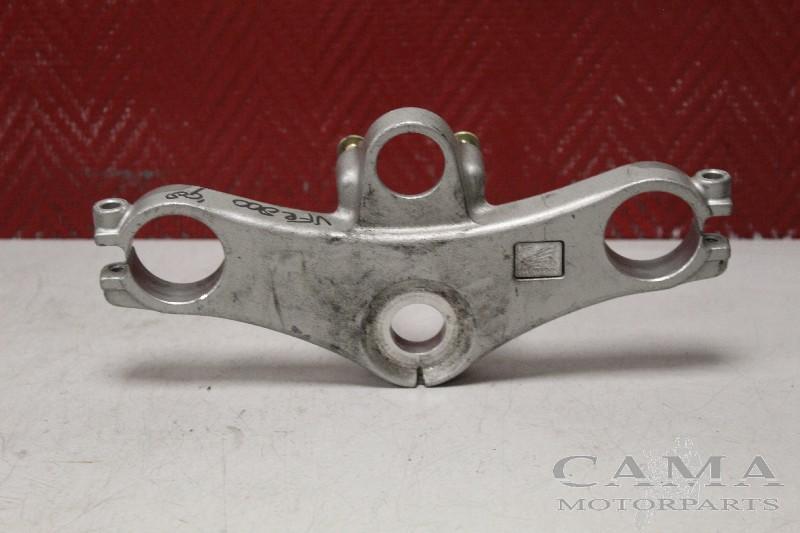 TOP YOKE TROIS POINTS Honda (53300MW0000), Motos, Pièces | Honda, Utilisé