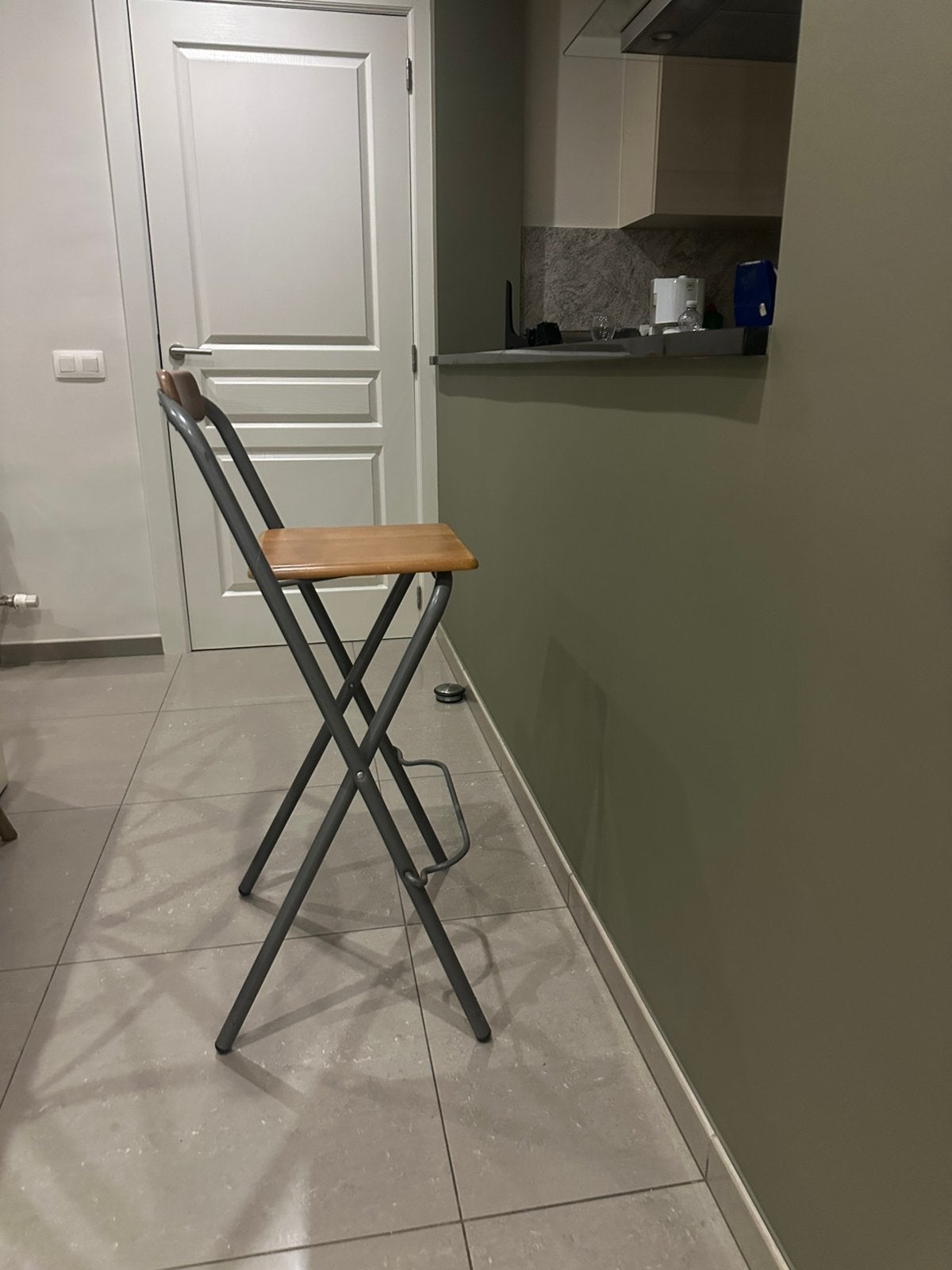 Opvouwbare barkruk, Huis en Inrichting, Barkrukken, Gebruikt, Hout, Ophalen