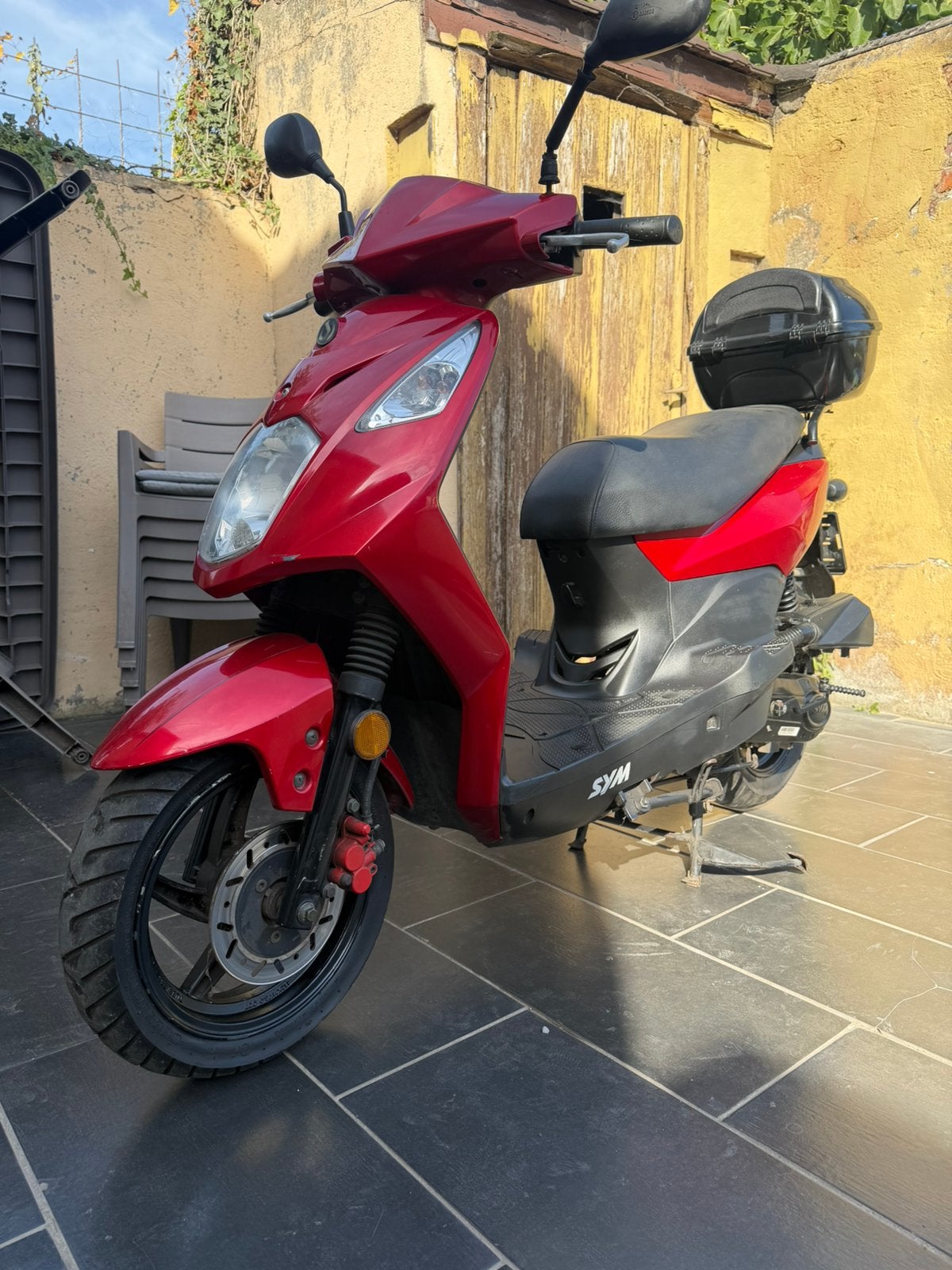 Sym orbit 2, Fietsen en Brommers, Ophalen, Klasse A (25 km/u), Zo goed als nieuw, Benzine