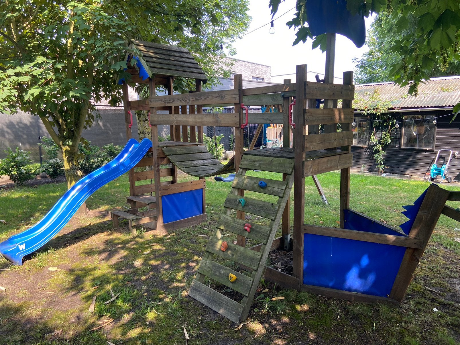 Speelhuisje + schommel+ glijbaan, Enlèvement, Comme neuf, Toboggan