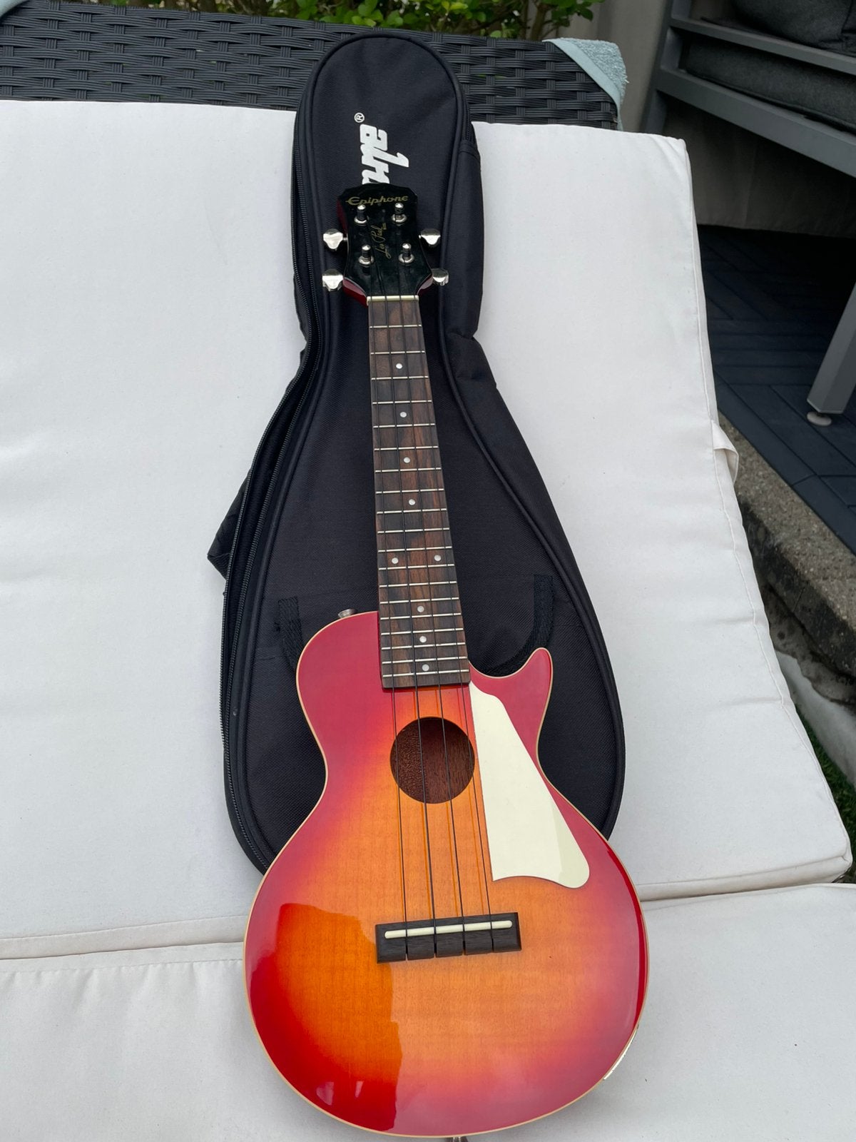 Semi akoestische ukelele - Epiphone Les Paul, Muziek en Instrumenten, Ophalen, Zo goed als nieuw