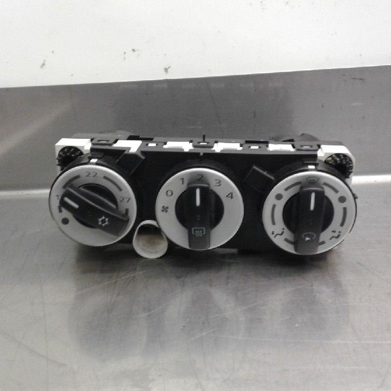 BEDIENINGSPANEEL VERWARMING Colt (Z2 / Z3) (|69668304|), Gebruikt, Mitsubishi