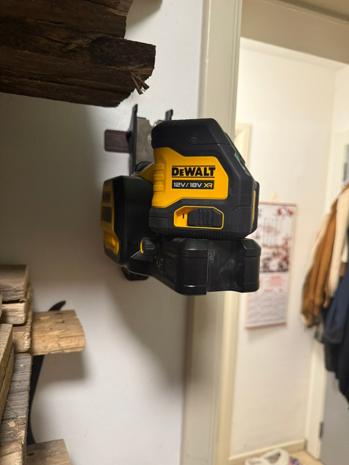 Laser dewalt avec accesoir et boite sans chargeur ni batteri, Bricolage & Construction, Enlèvement, Comme neuf