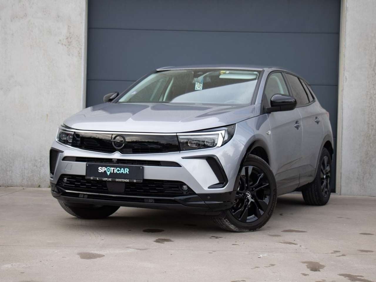 Opel Grandland GS 1.2 AT8 130PK|CAMERA|SENSOREN|NAVI, Zwart, 1199 cc, 0 kg, 5 zetels