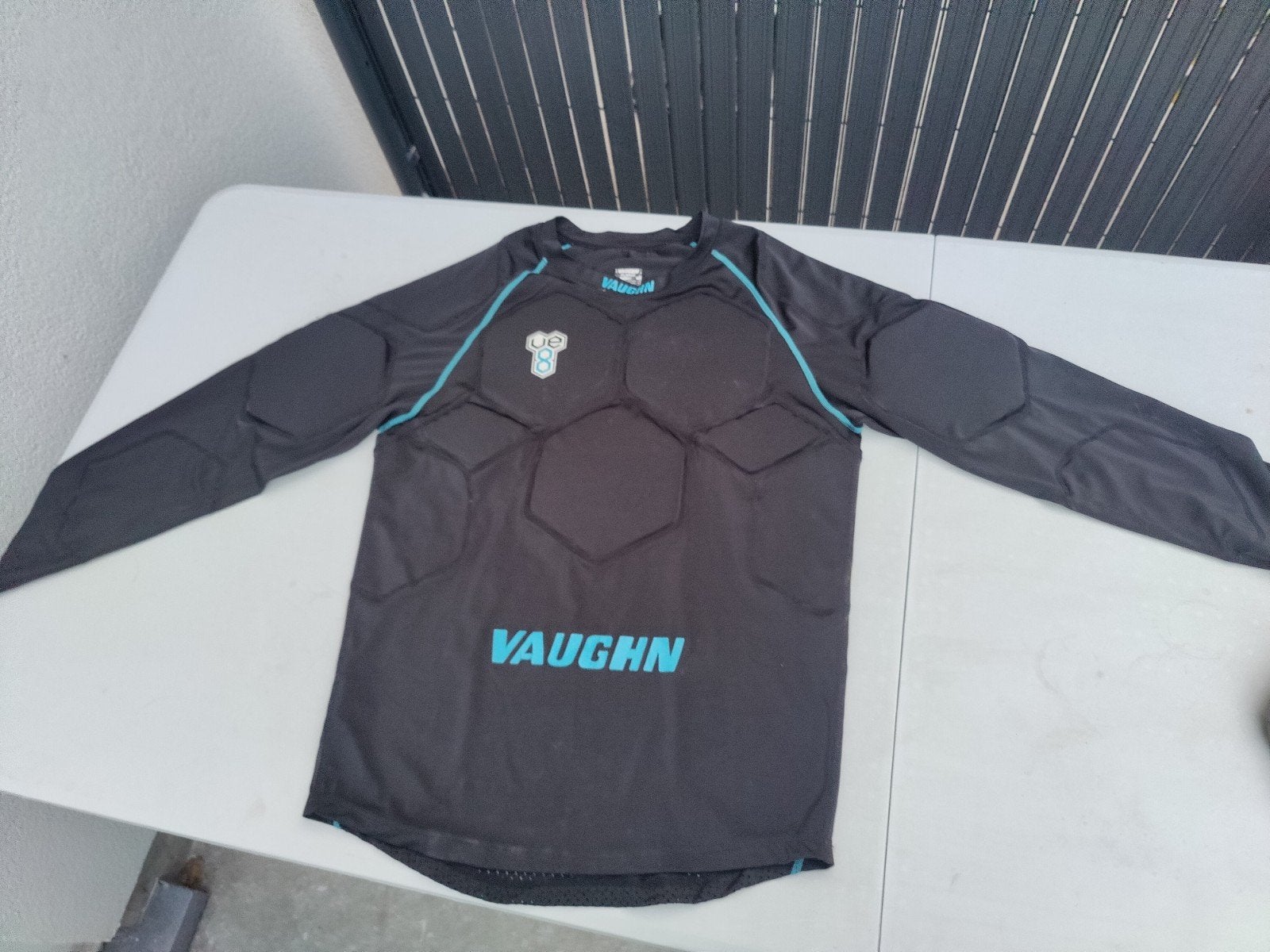 T-shirt Vaughn longue manche de protection pour goalie, Sports & Fitness, Enlèvement ou Envoi, Comme neuf, Protection