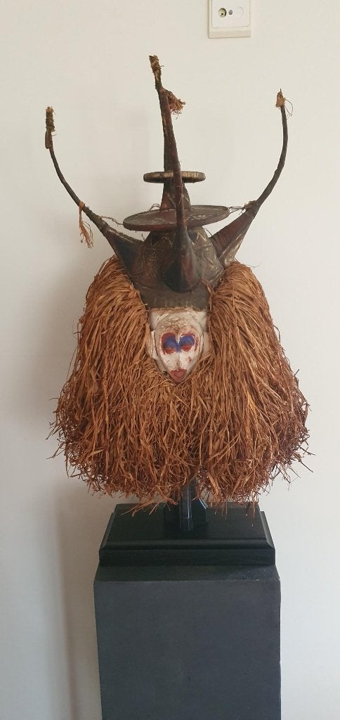 Ritueel masker van het Yaka volk, Afrika, Masker, 67 cm, Op standaard