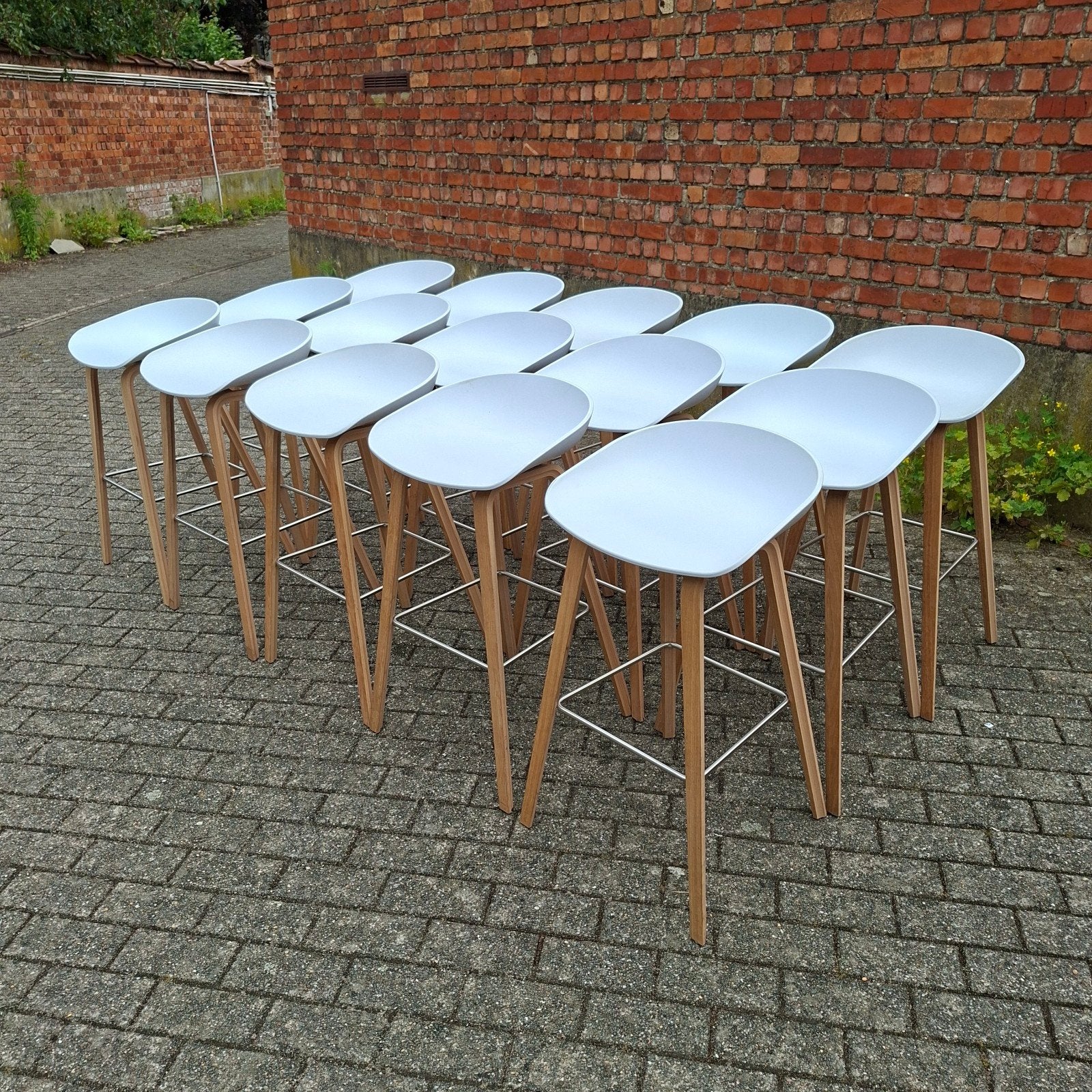 Tabouret Hay chêne lavé 100€/pièce