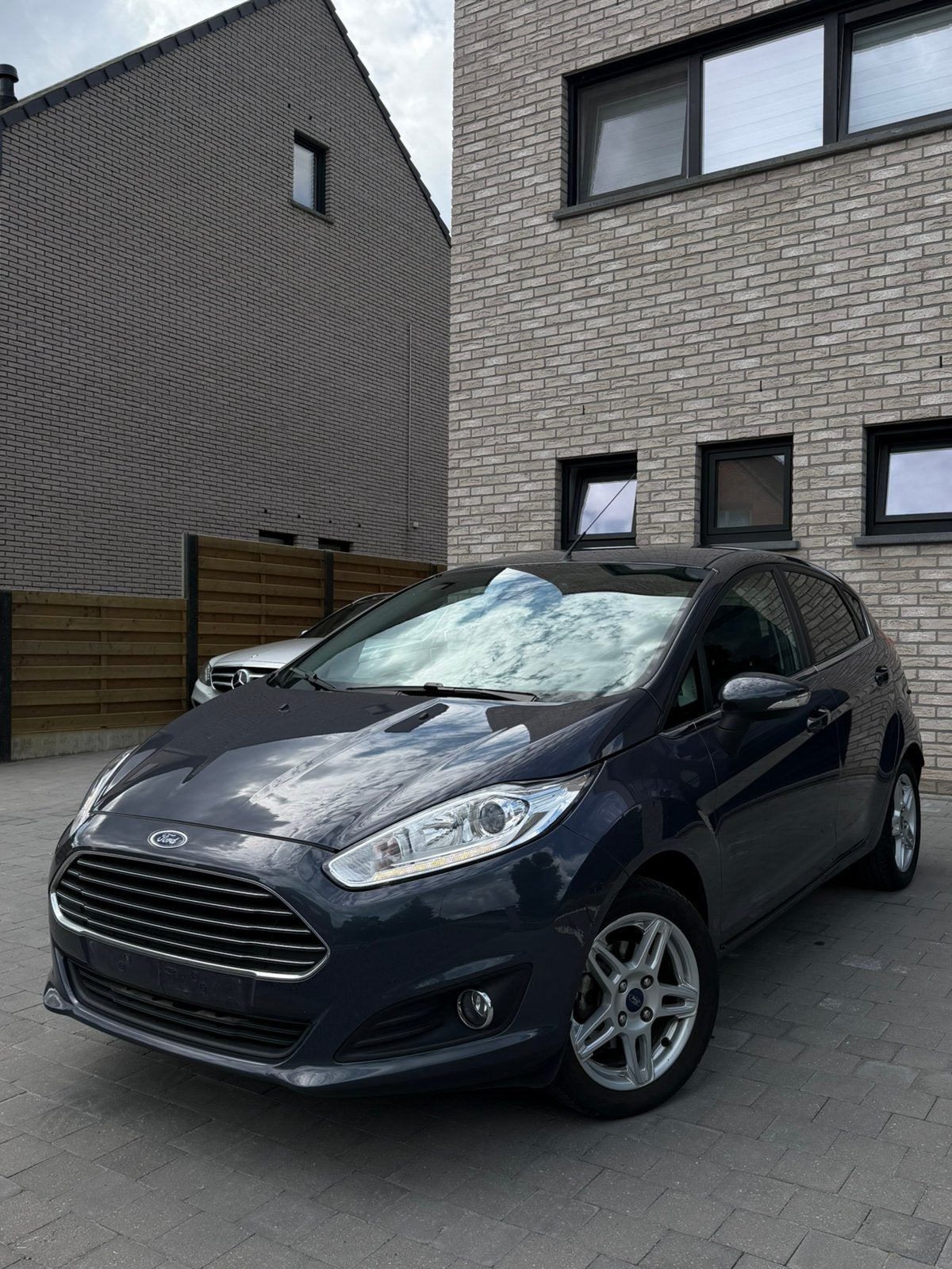 Ford Fiesta 1.0 Benzine GEKEURD, Autos, Achat, Carnet d'entretien, Particulier, Climatisation automatique