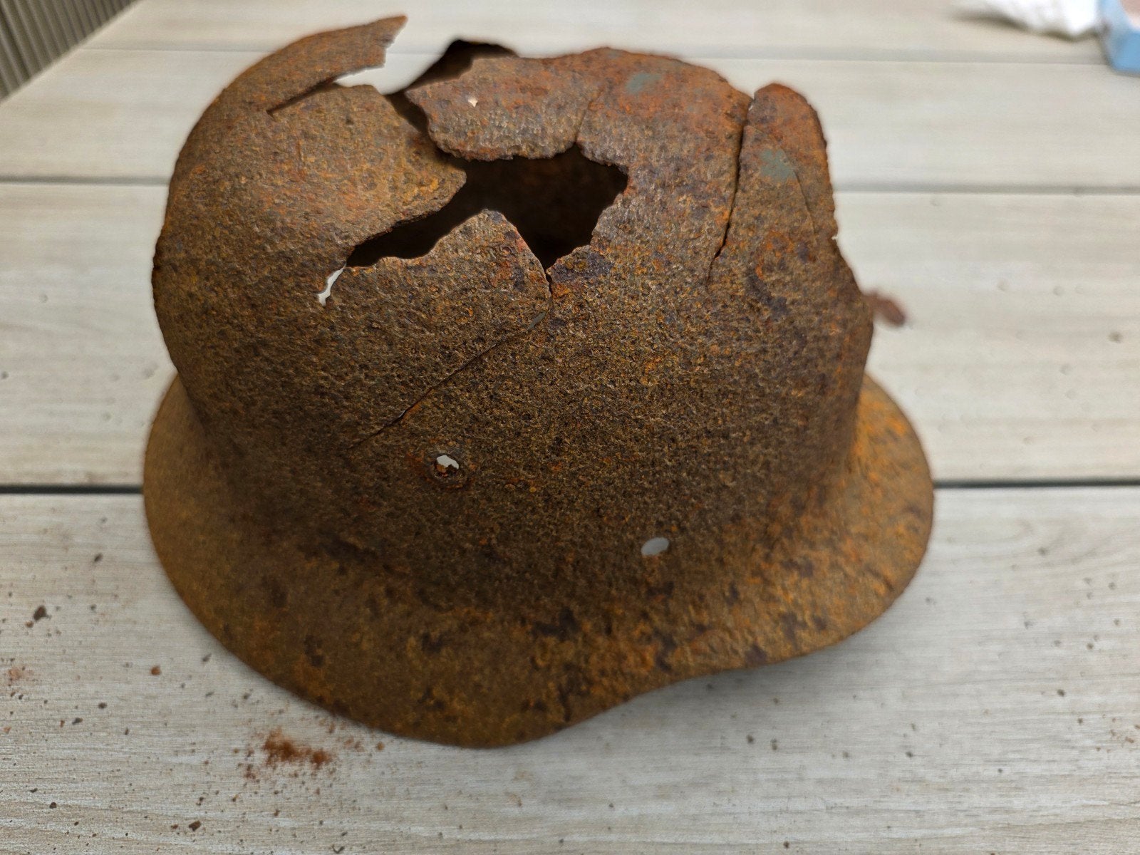 Duitse Helm WW2 Militaria Battle Damage, Ophalen