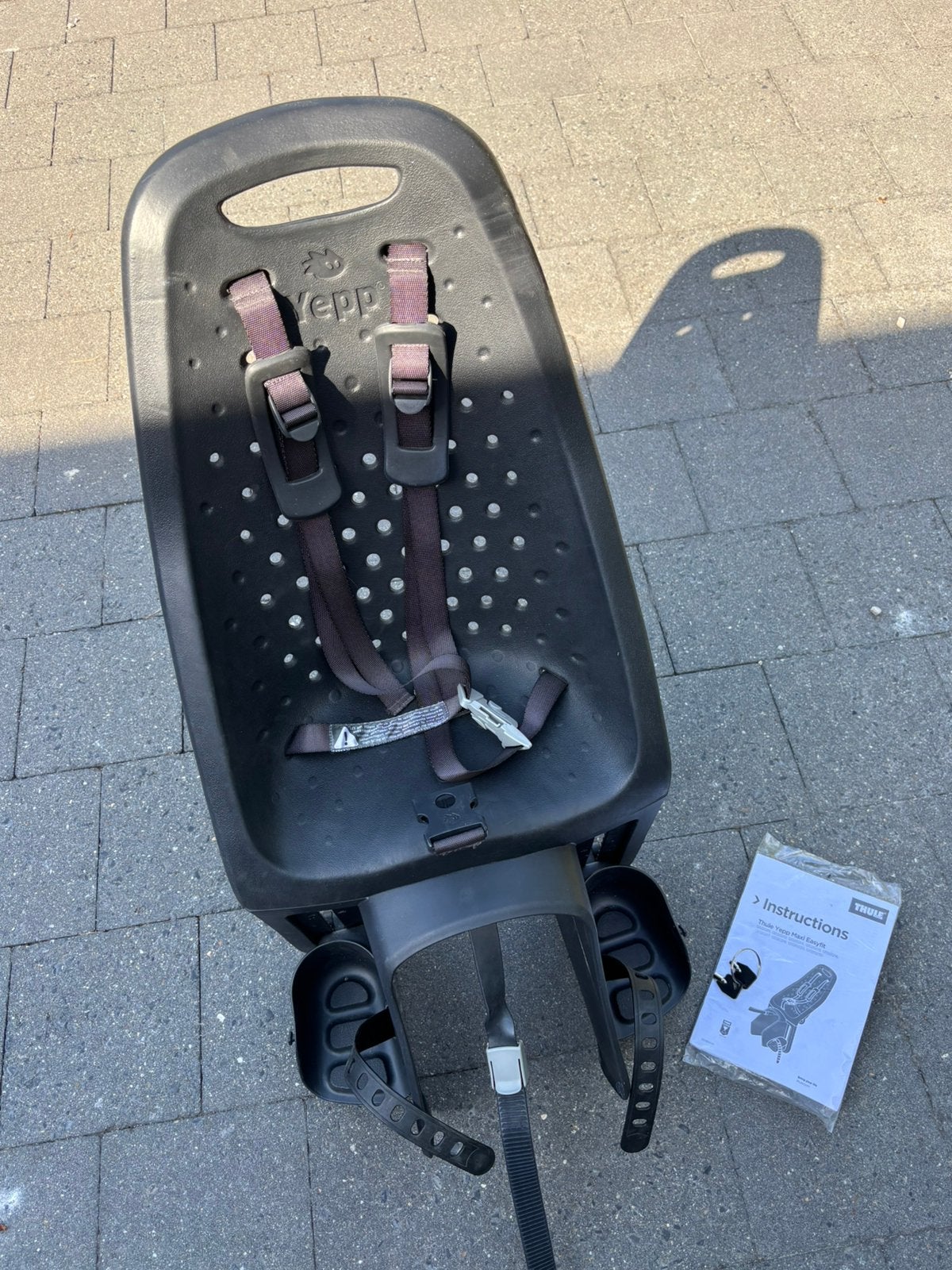 Thule Yepp Maxi fietszitje voor kinderen, Ophalen, Zo goed als nieuw, Achterzitje, Voetsteuntjes