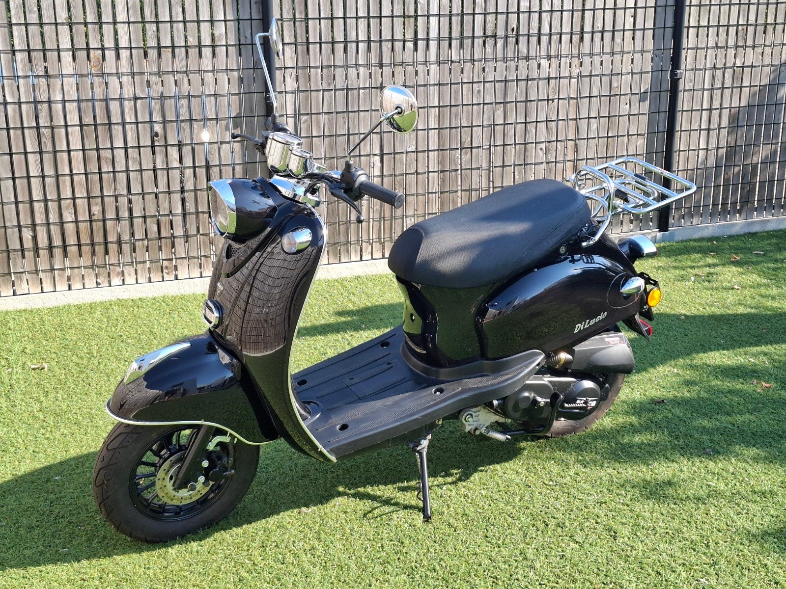 Scooter Neco Di Lucio A klasse, Enlèvement