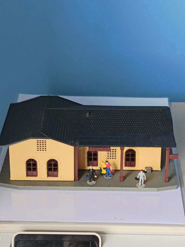 Gare pour réseau ferroviaire miniature Lima, Envoi