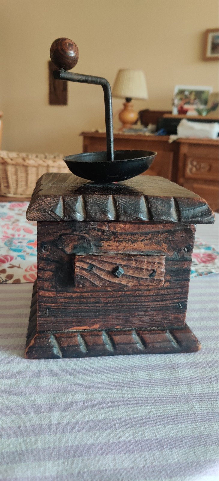 Boîte rustique en bois en forme de moulin., Enlèvement, Bois