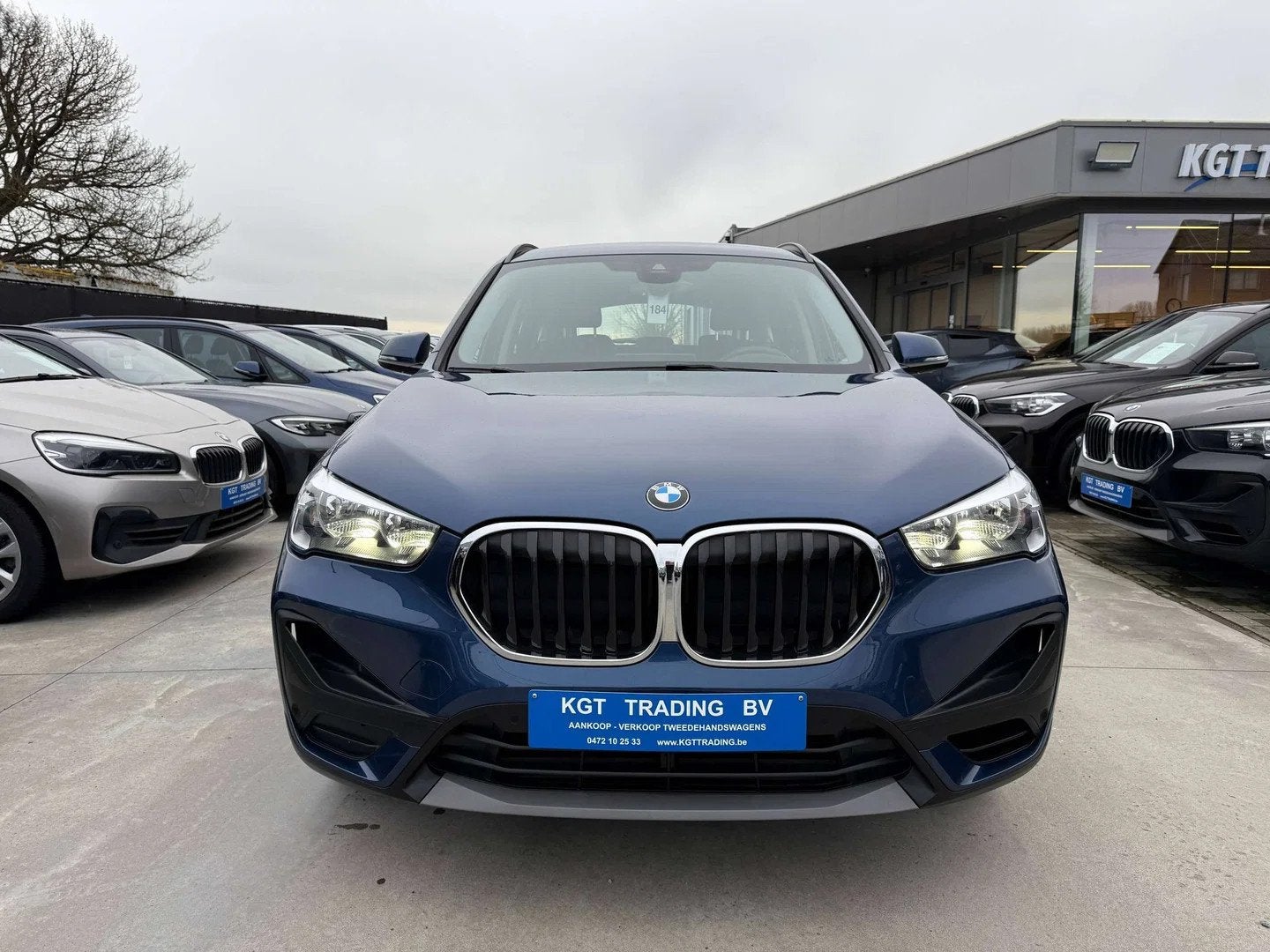 BMW X1 1.5i FACELIFT NAVIGATIE PROF CAMERA HEAD-UP LED, Stof, Gebruikt, Bedrijf, 3 cilinders