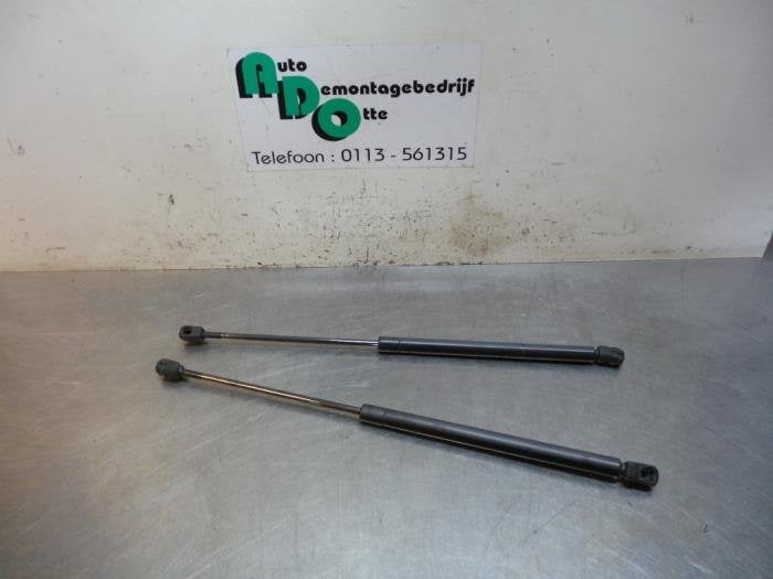 Kit amortisseur gaz hayon d'un Volkswagen Golf (Golf 91-), Volkswagen, -, 3 mois de garantie, Utilisé