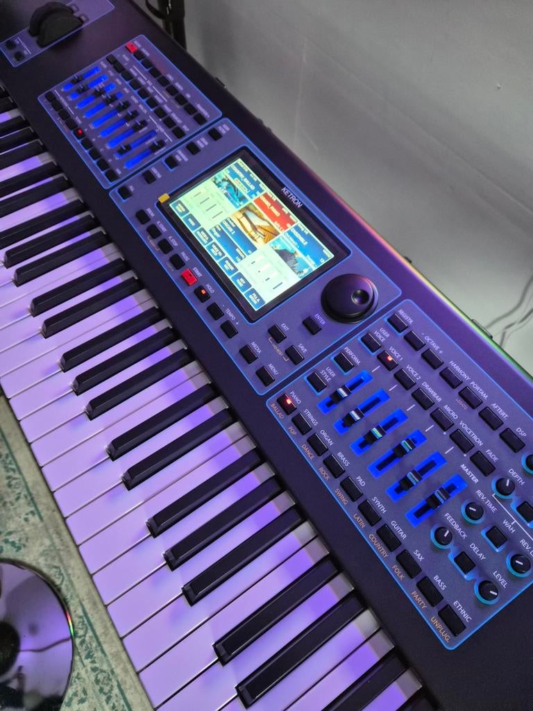 Ketron event 76, Muziek en Instrumenten, Keyboards, Ophalen