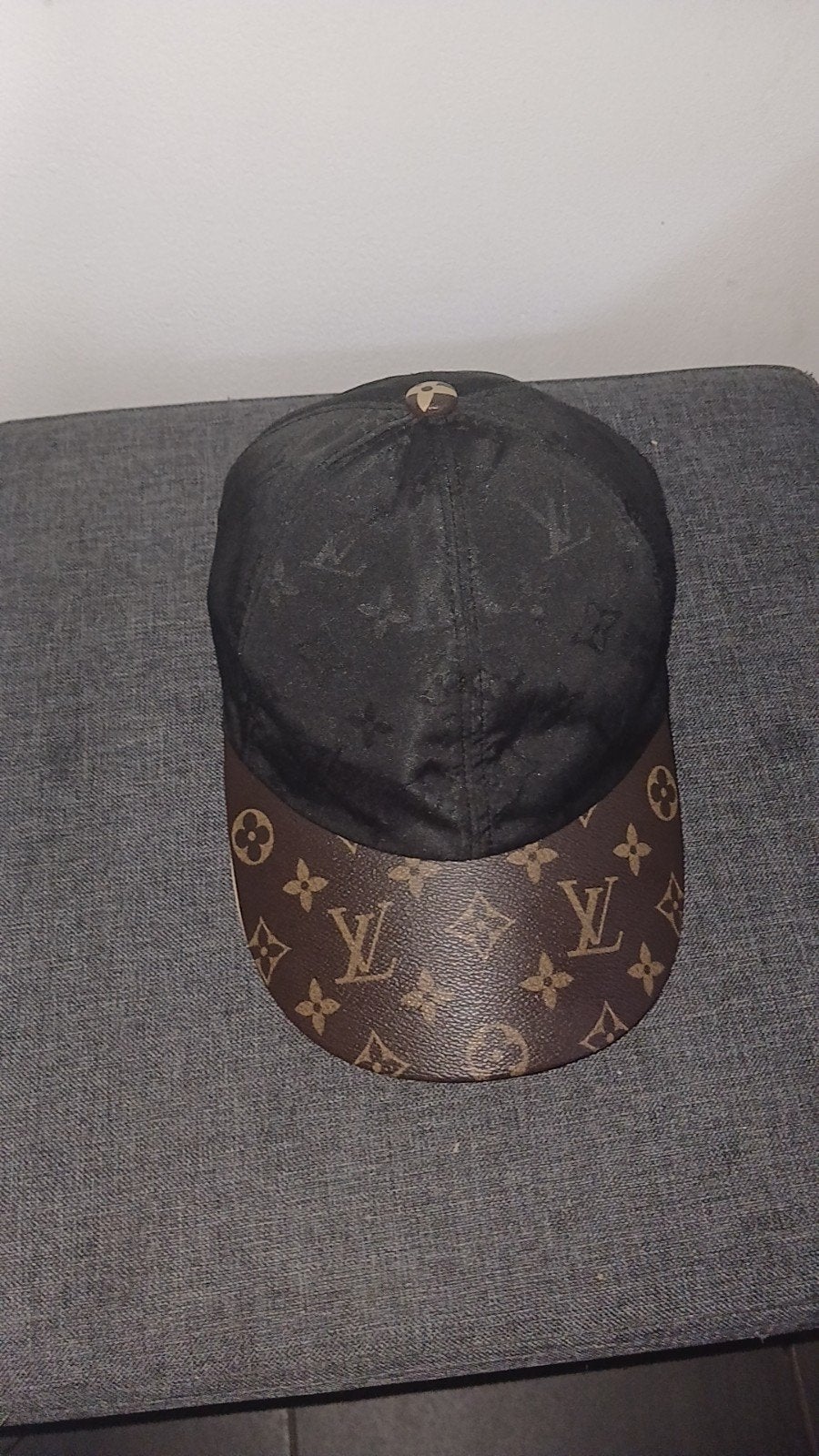 lous Vuitton pet, Kleding | Heren, Ophalen, 58 of 59 cm (L, 7¼ of ⅜ inch), Louis Vuitton, Pet