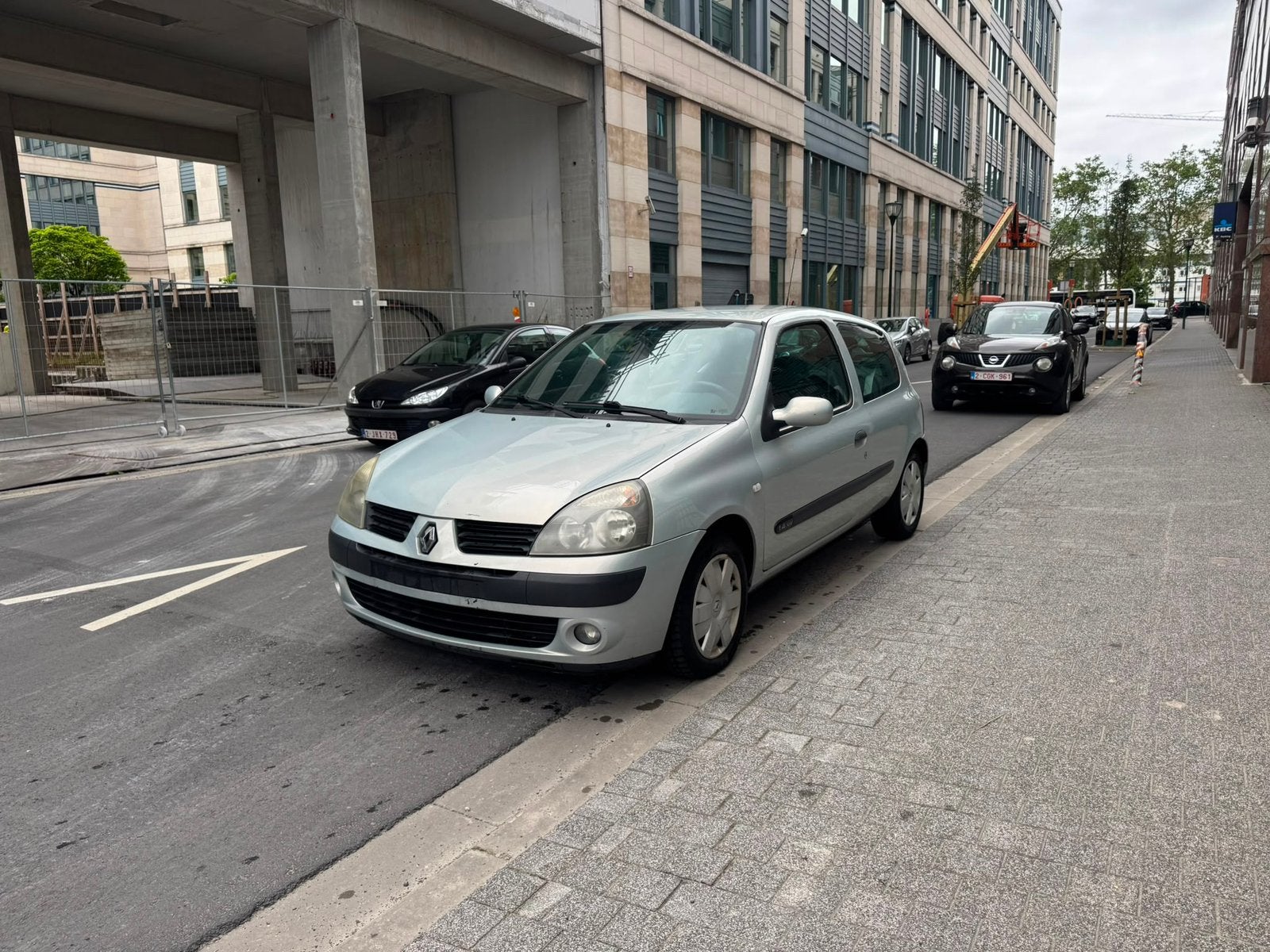 Clio2 2005 essence 130,000km pret a immatriculer 0466406389, Auto's, Handgeschakeld, Particulier, Euro 4, Clio