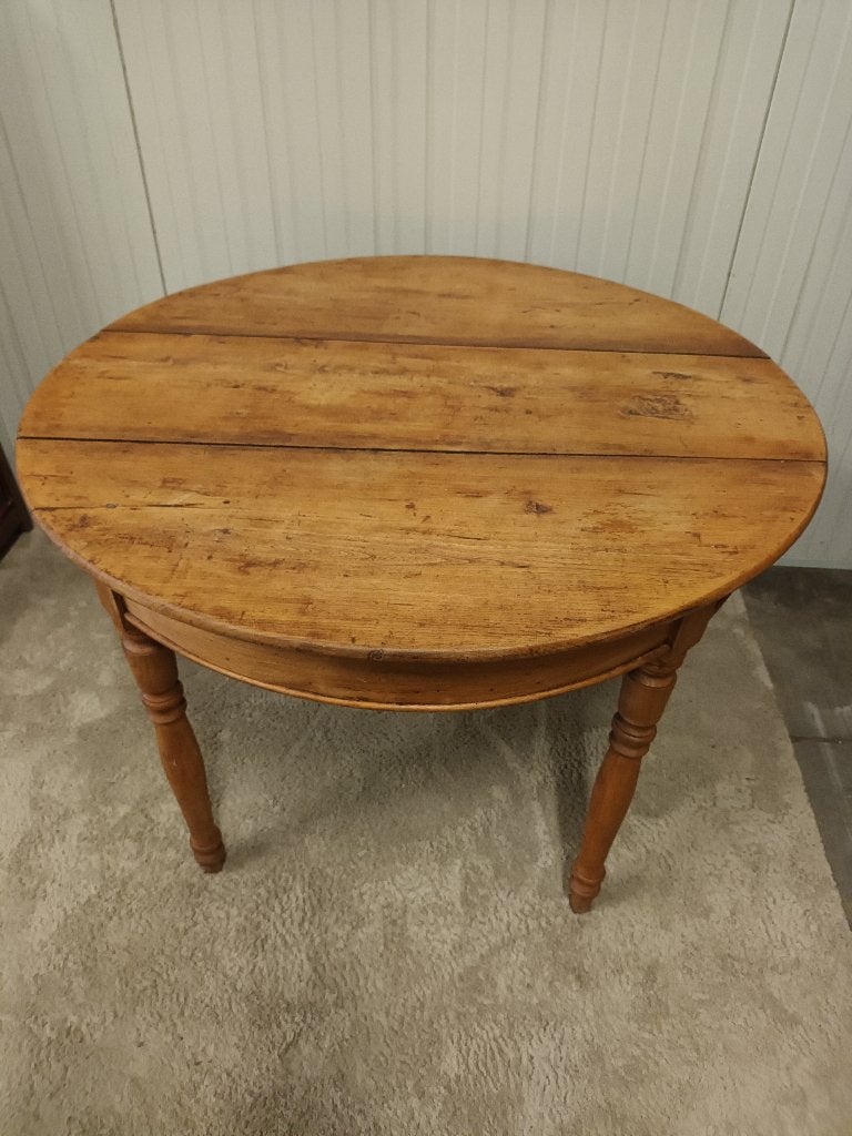 Table ronde française antique, Enlèvement
