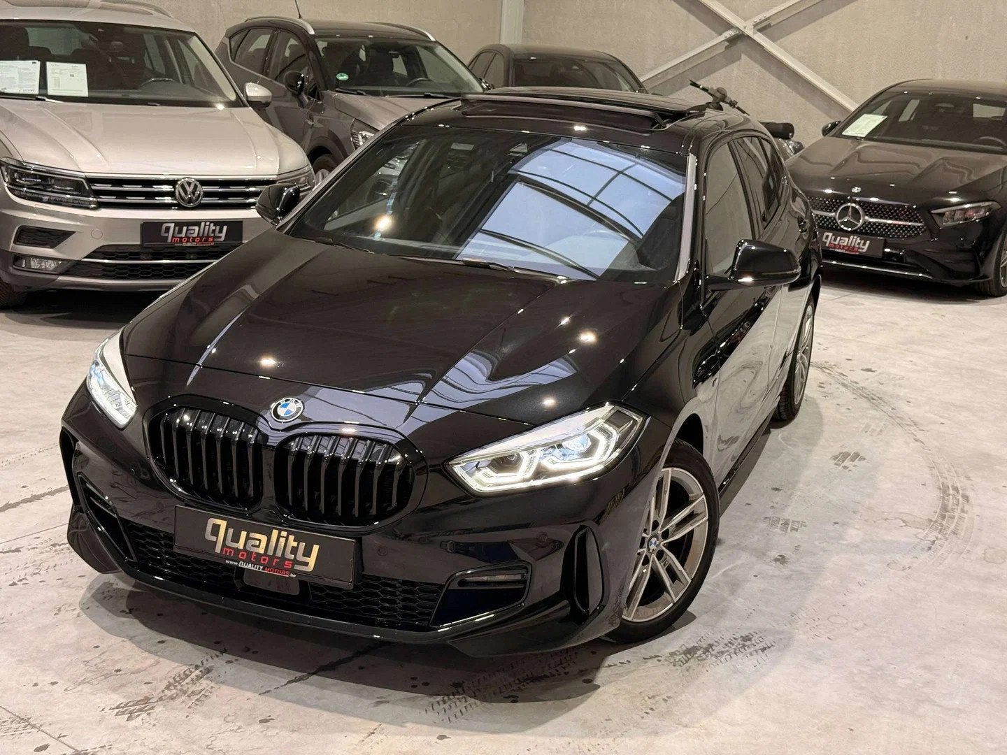 BMW 1 Serie 118 118iA / M-PACK / KEY-LESS / PANORAMISCH DAK, Auto's, BMW, 1 Reeks, Gebruikt, 4 cilinders, 136 pk