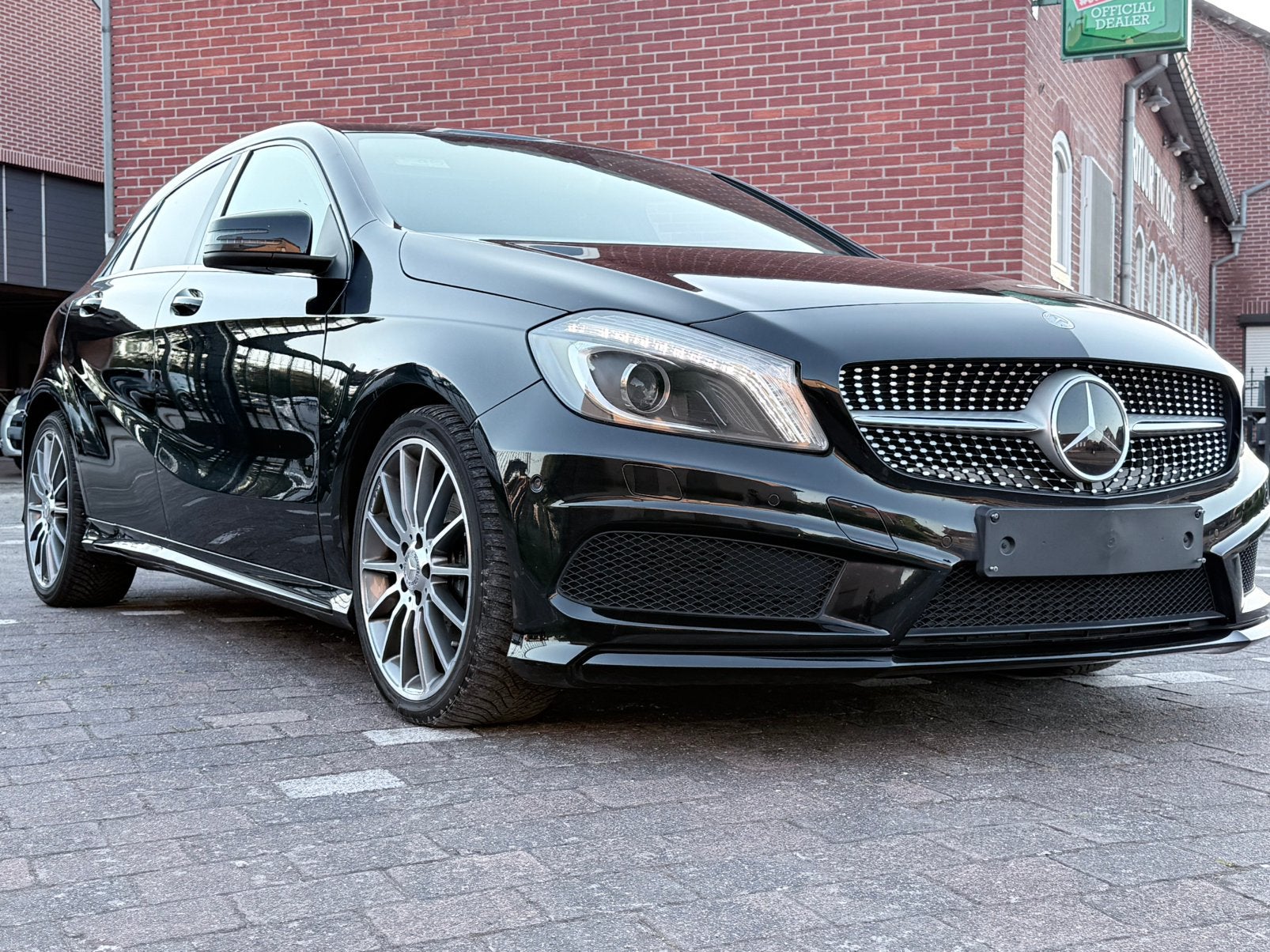 Mercedes A180 AMG Bj2015 gekeurd vvk, 4 cilinders, Alcantara, Zwart, 5 deurs