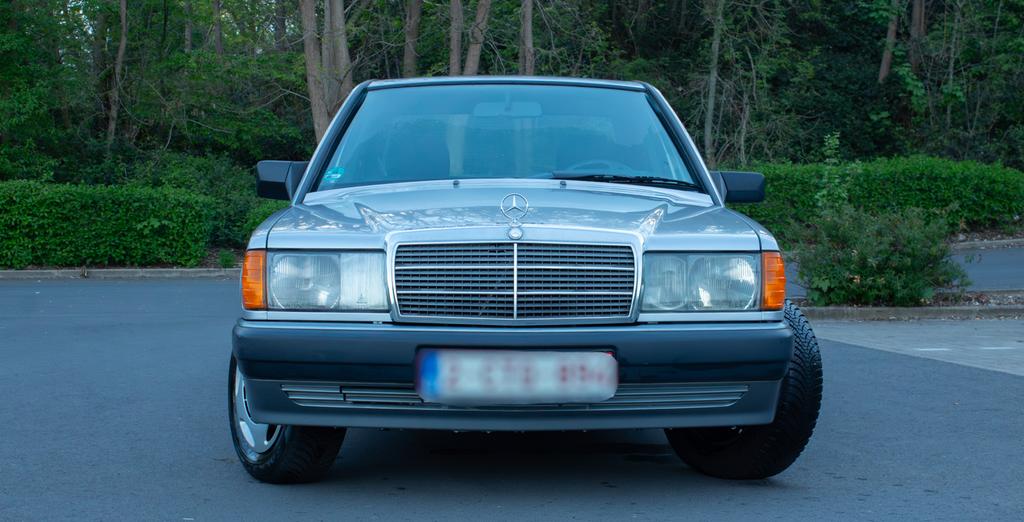 Mercedes 190 1.8, Autos, Mercedes-Benz, Particulier, Série 190, Toit ouvrant, Essence, Berline, 5 portes, Boîte manuelle, Argent ou Gris