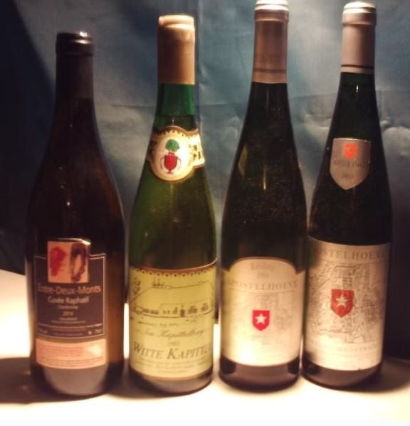 2 vins belges et 2 vins néerlandais, Collections, Autres régions, Enlèvement ou Envoi, Pleine, Comme neuf